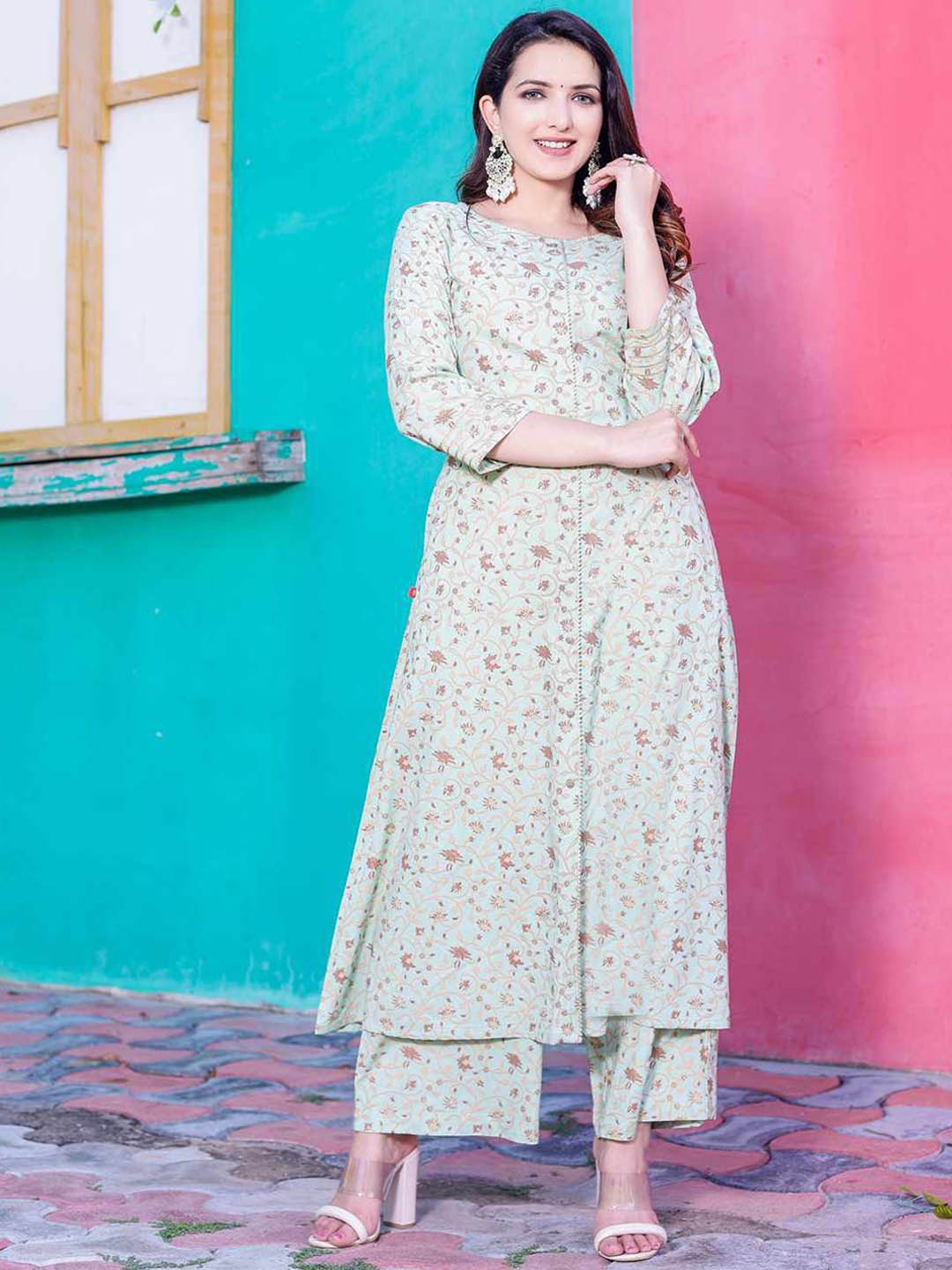 

Chandbaali Floral Printed Flared Gotta Patti A-Line Kurta With Palazzo, Green