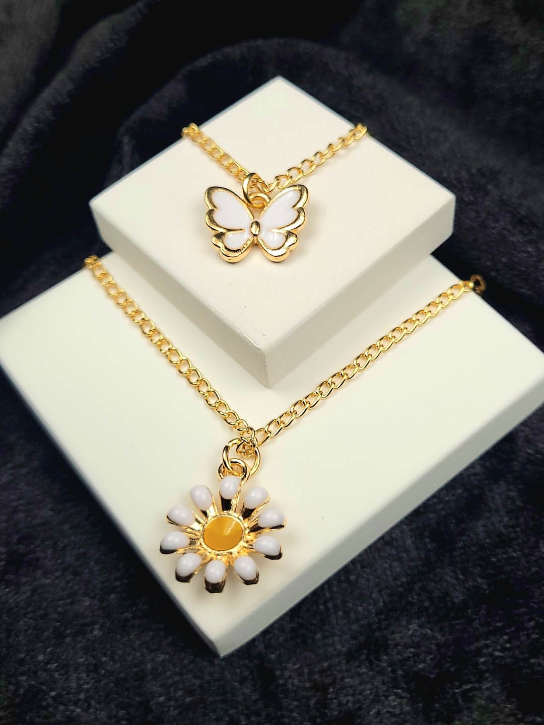

Manikya Set of 2 Gold-Plated Enamelled Heart Pendants with Chains