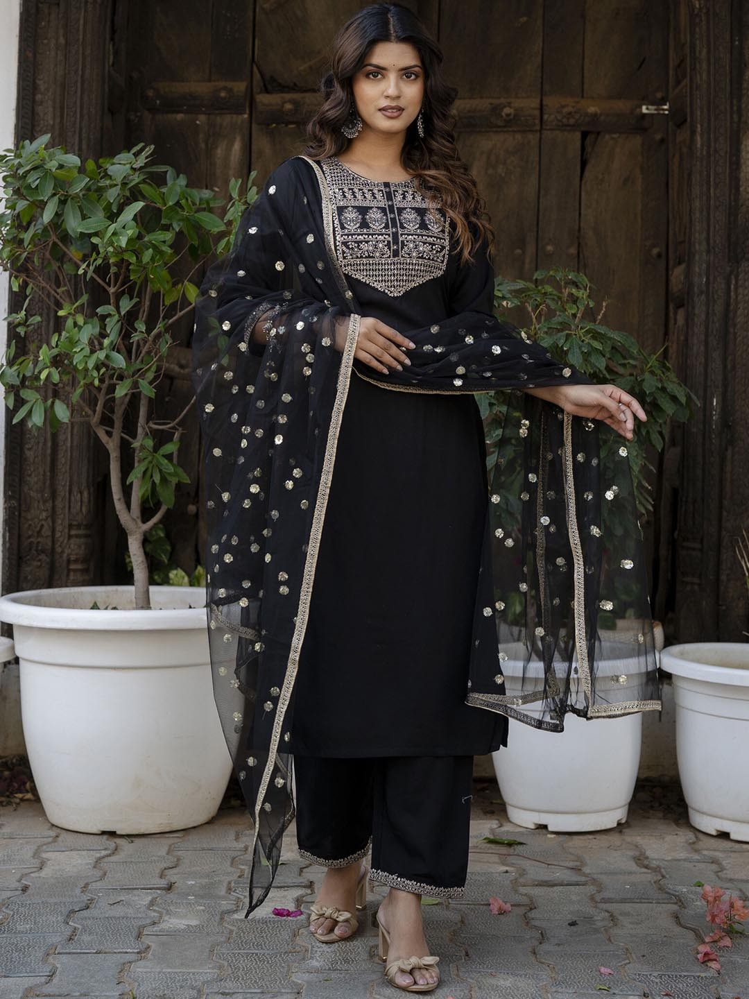 

Nayo Women Embroidered Regular Thread Work Kurta with Trousers & With Dupatta, Black