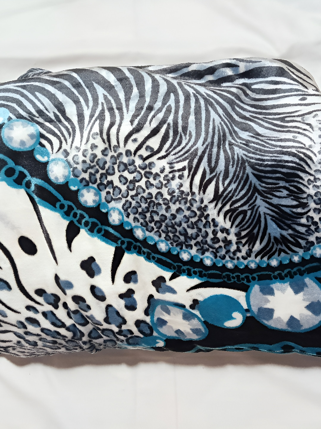 

Signature White & Blue Floral Printed AC Room Double Bed Blanket