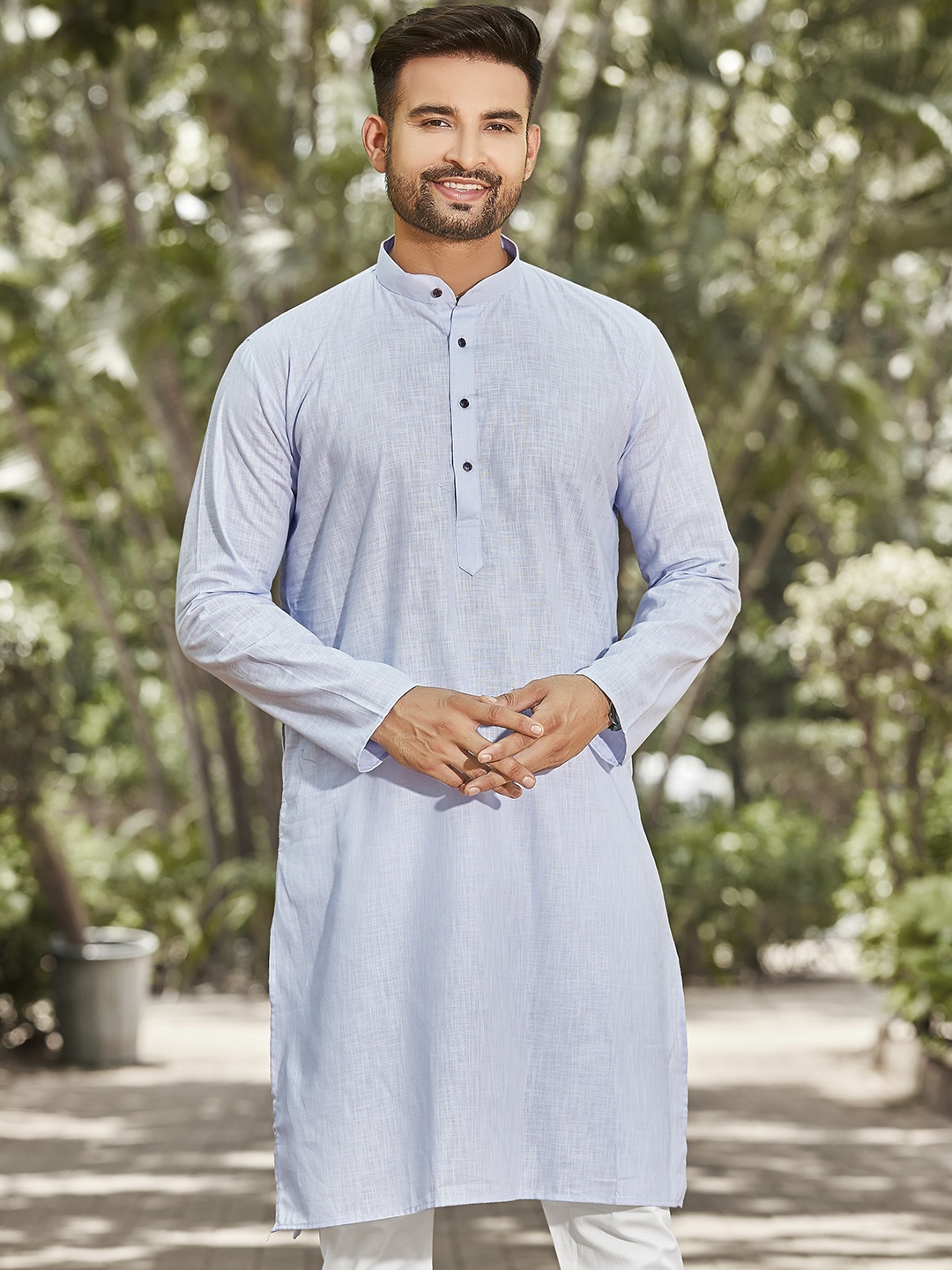 

Authentics Men Chikankari Kurta, Blue