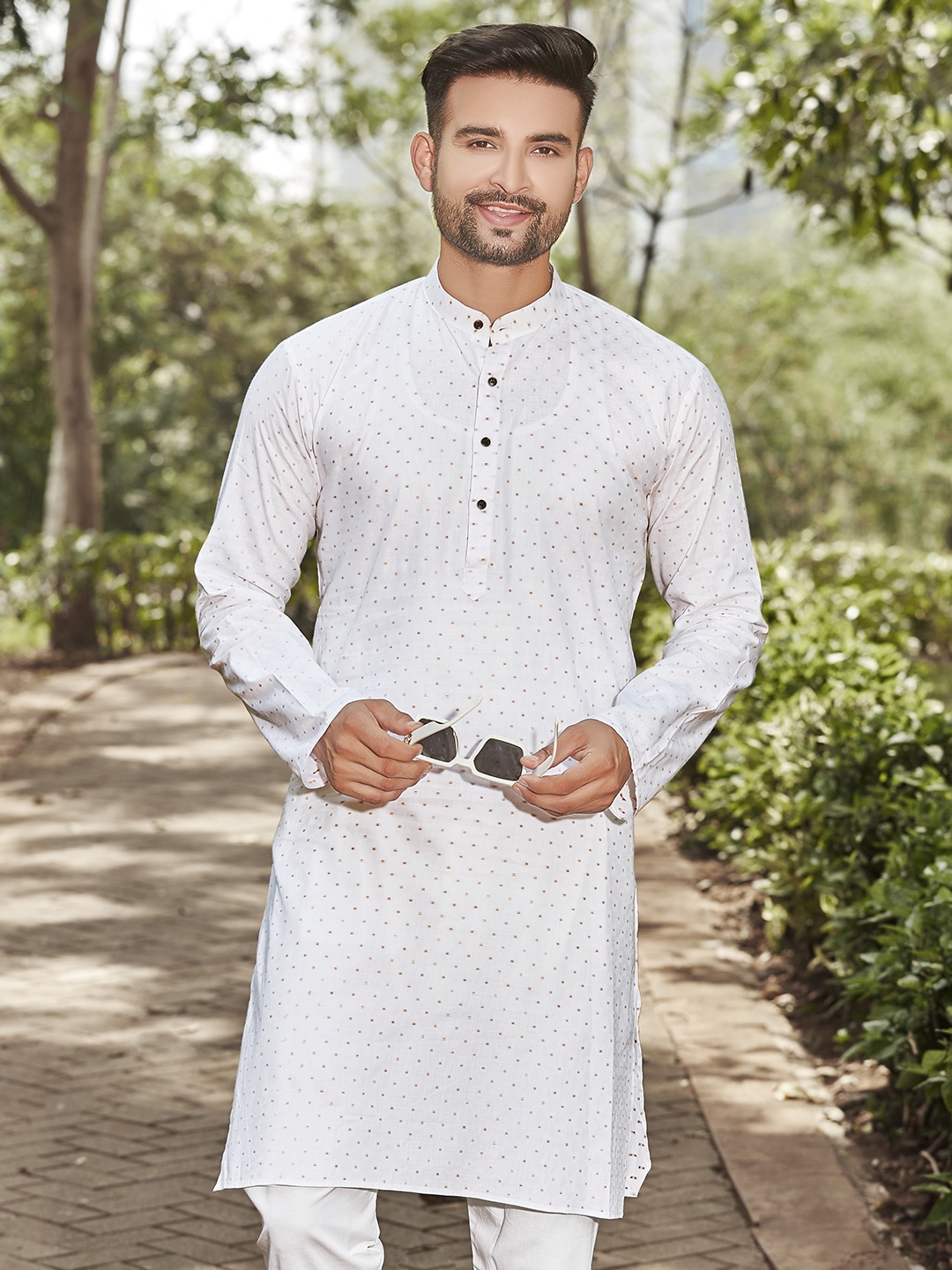 

Authentics Men Geometric Chikankari Pathani Kurta, White