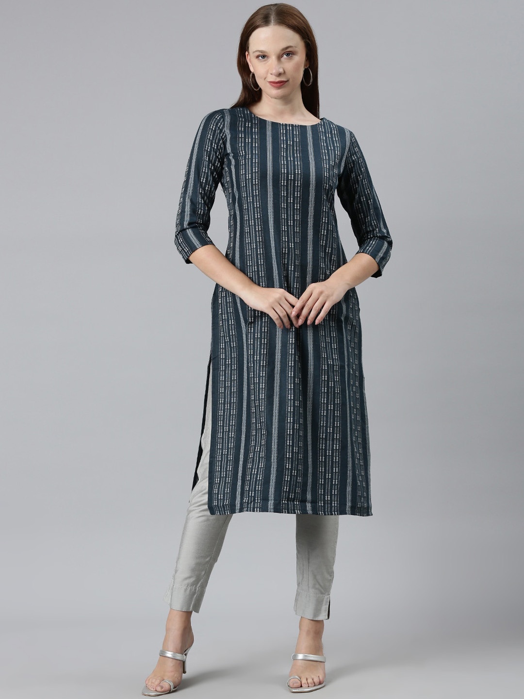 

HRITIKA Women Printed Sequinned Kurta, Teal