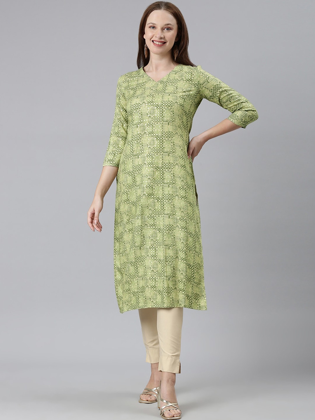 

HRITIKA Women Ethnic Motifs Printed Keyhole Neck Chikankari Kurta, Green