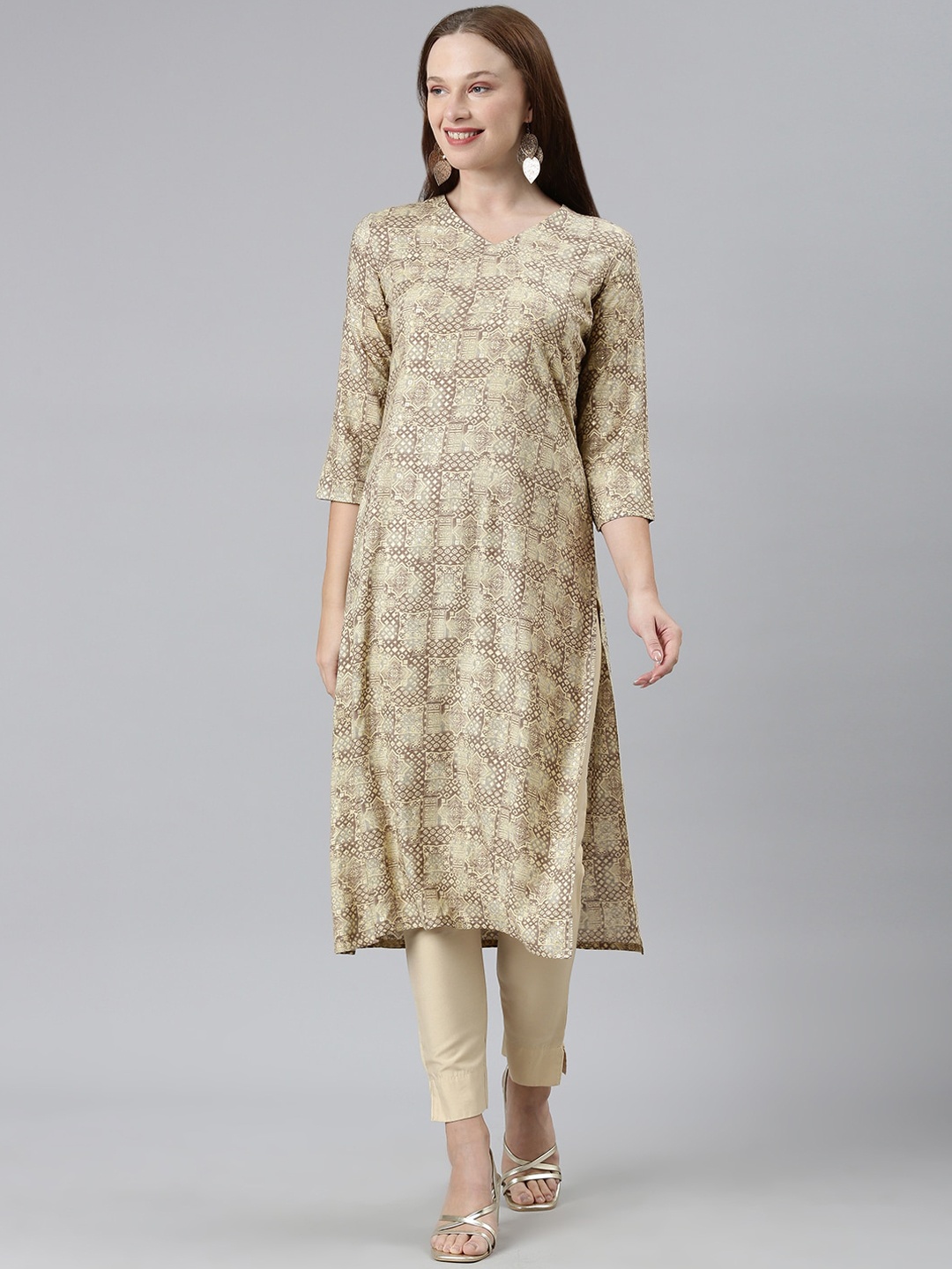 

HRITIKA Women Printed Sequinned Kurta, Grey