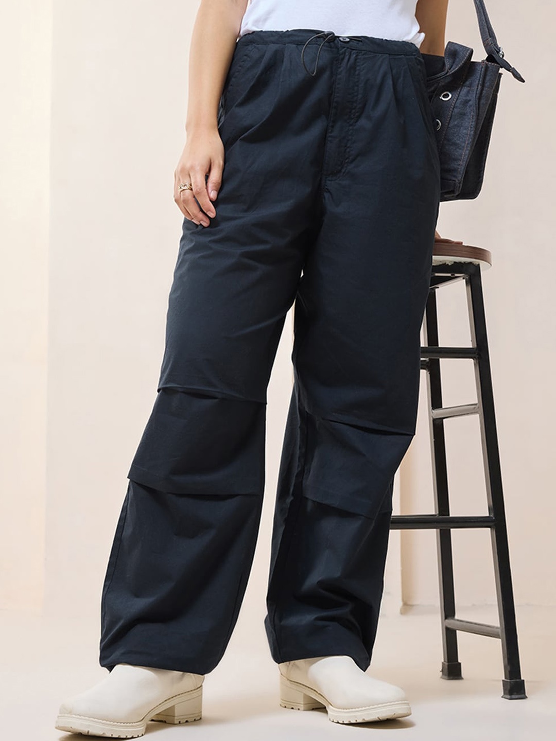 

Bewakoof Women Baggy Oversized Parachute Pants, Blue