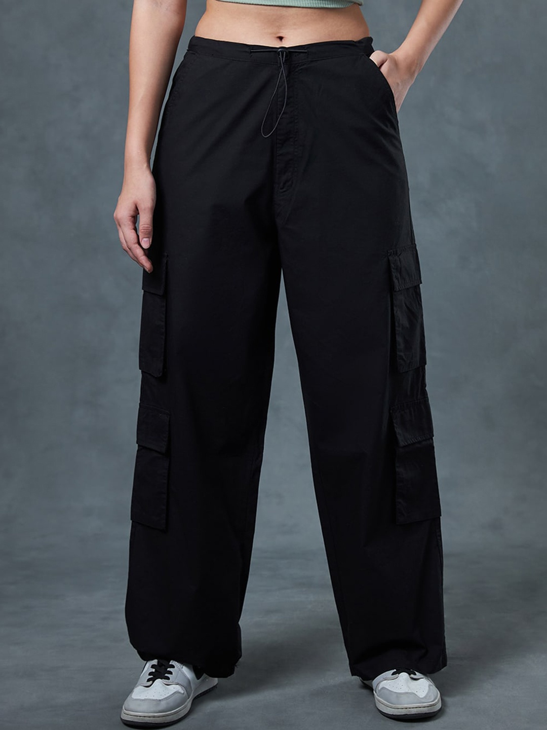 

Bewakoof Women Loose Fit High-Rise Trousers, Black
