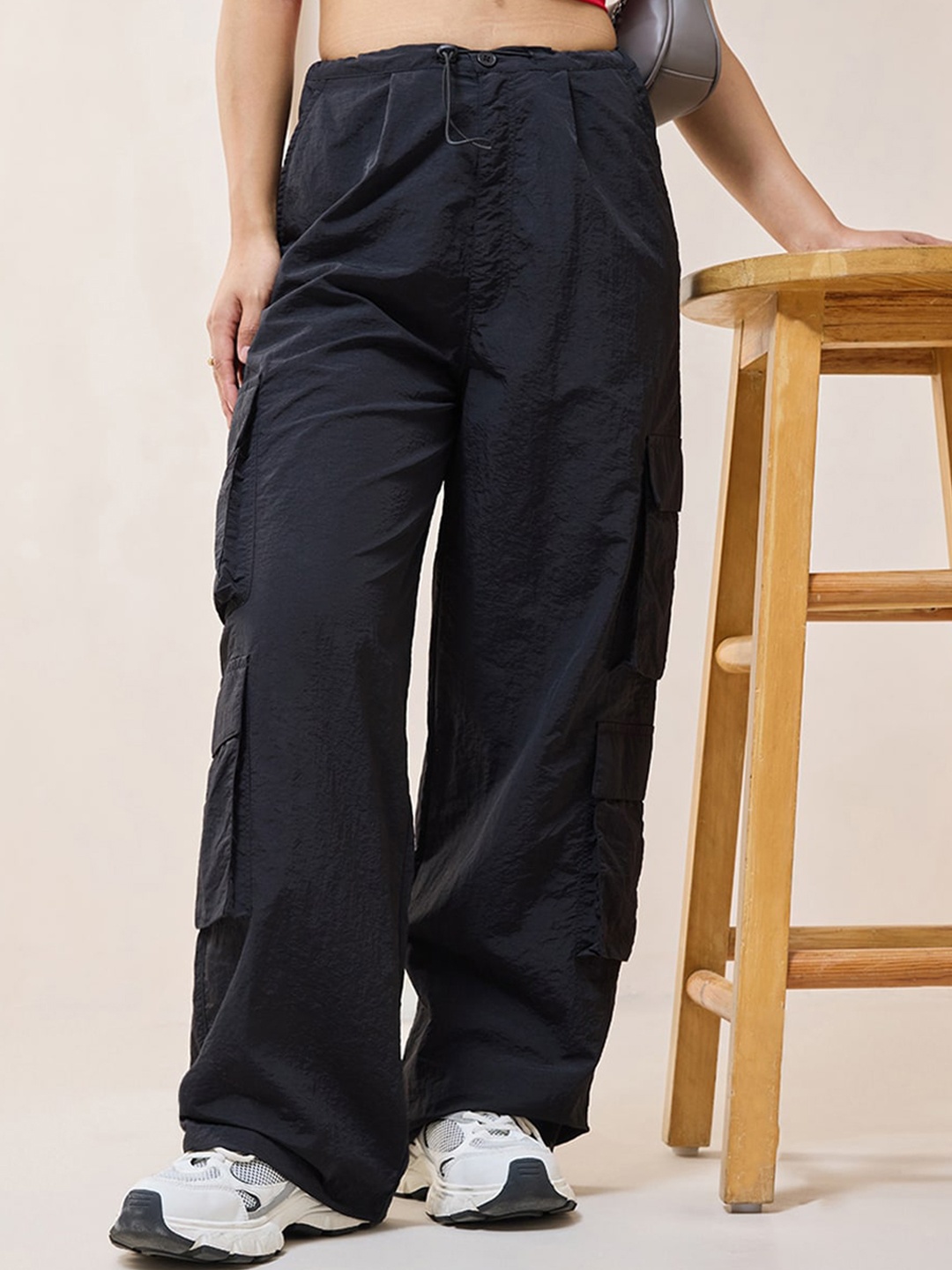 

Bewakoof Women Baggy Oversized Cargo Parachute Pants, Black