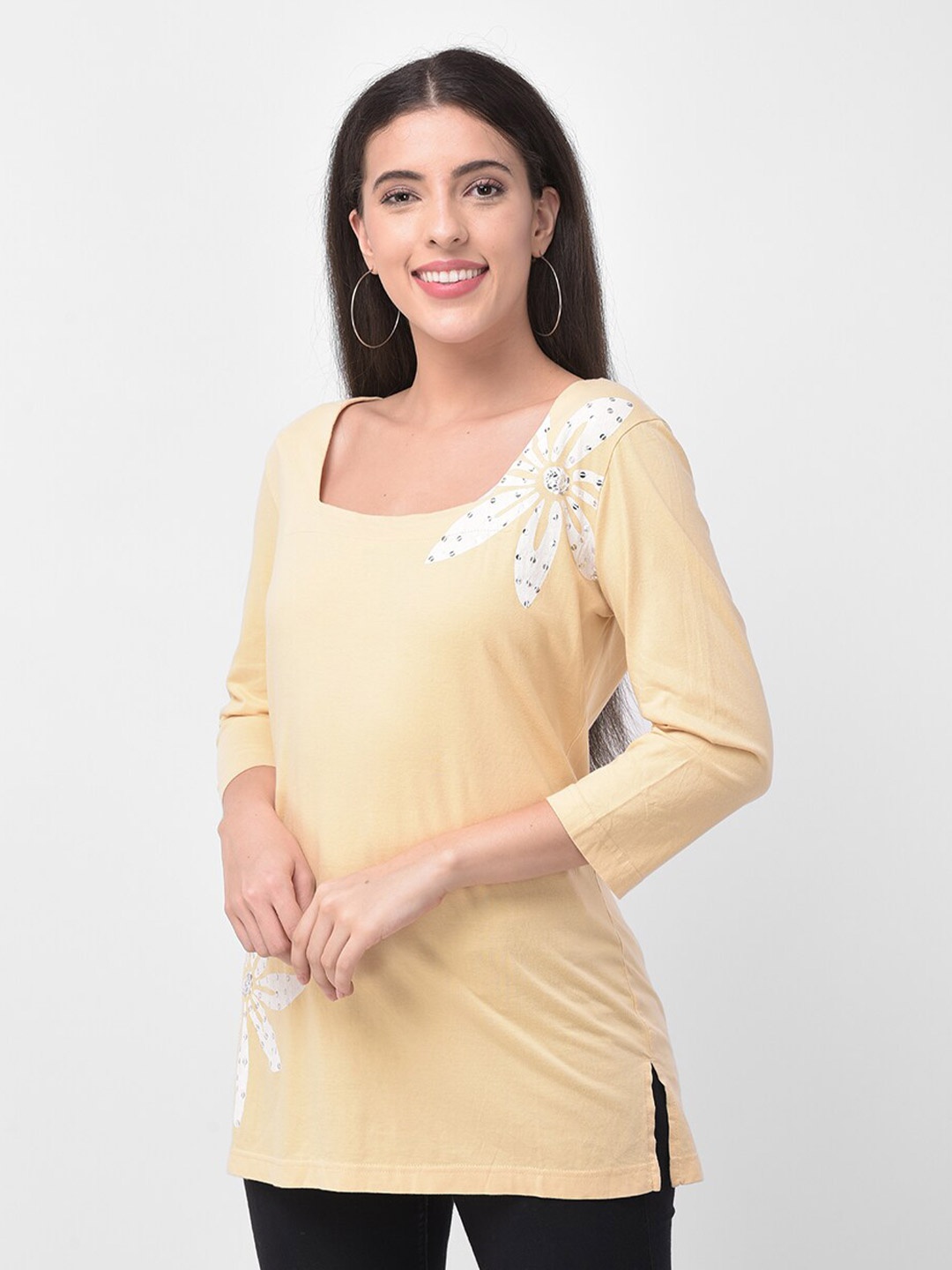 

250 DESIGNS Top, Yellow