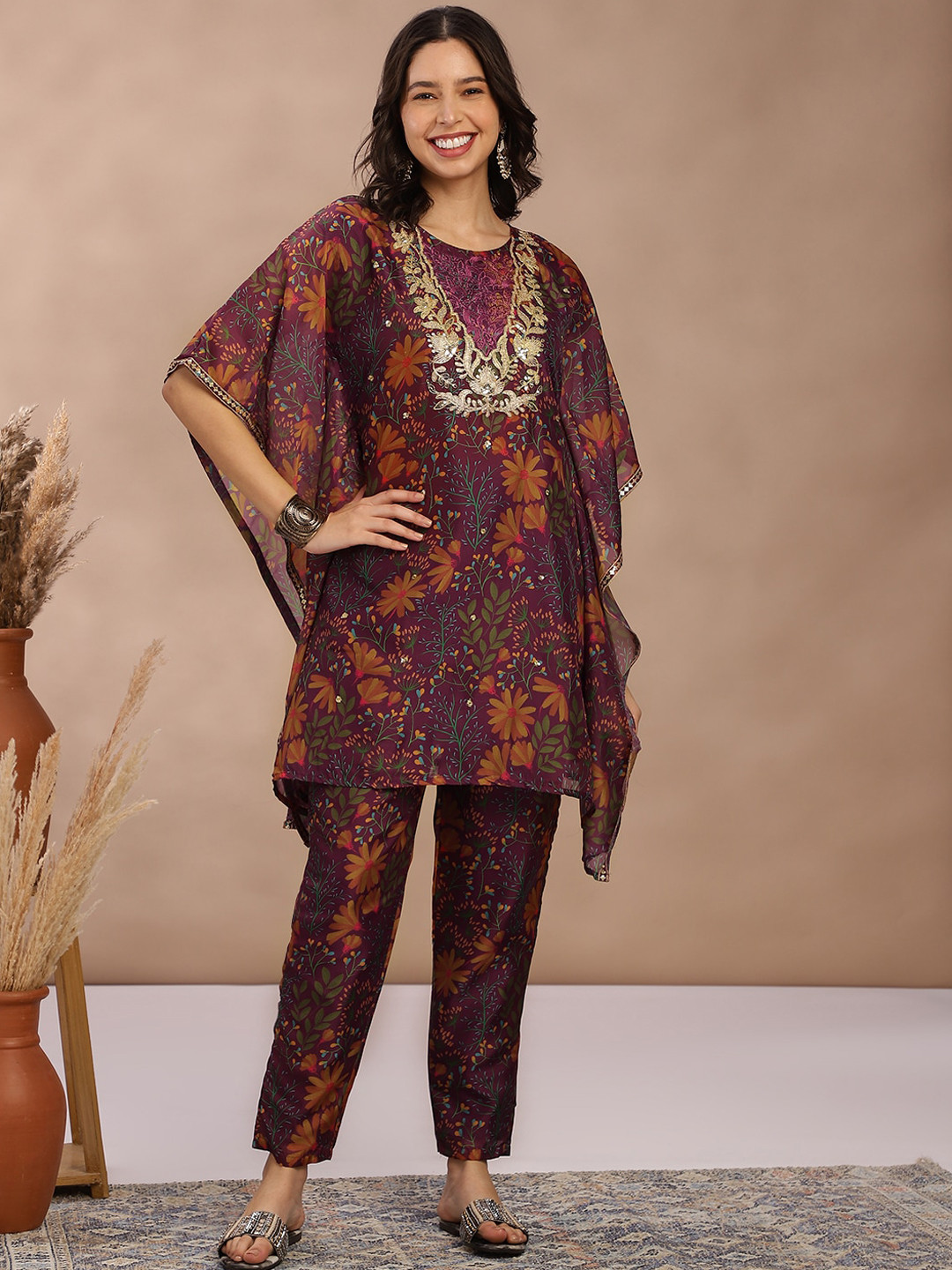 

FABMORA Women Floral Printed Regular Gotta Patti Kurta with Trousers, Purple