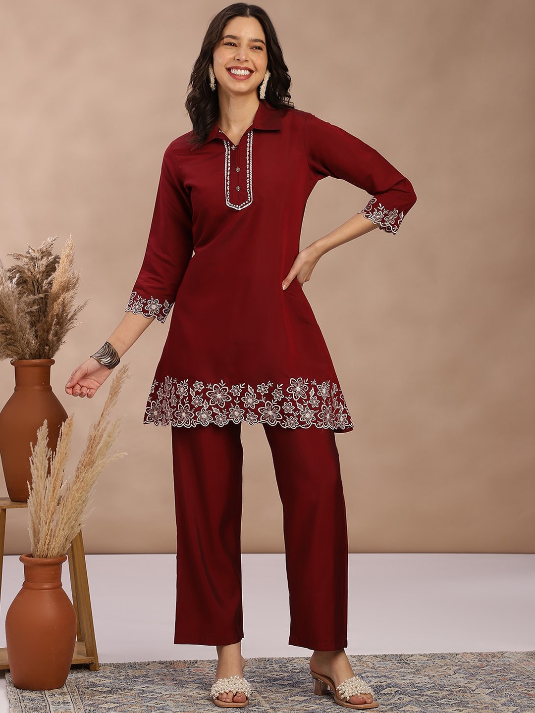 

FABMORA Women Floral Embroidered Regular Thread Work Kurta with Trousers, Maroon