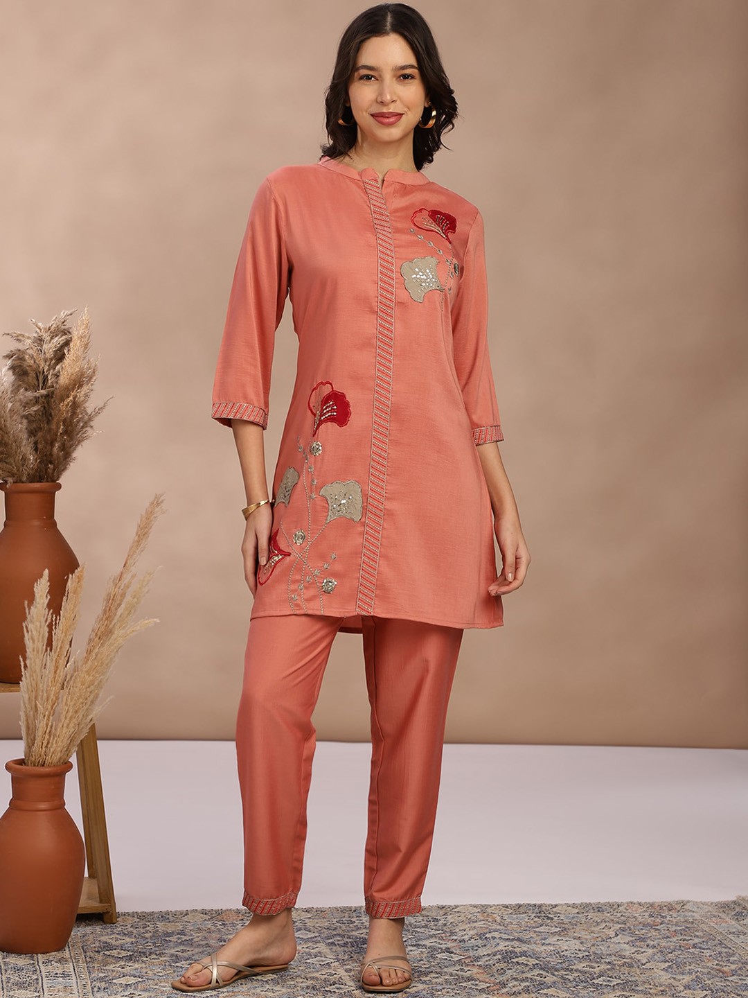 

FABMORA Floral Embroidered Panelled Thread Work Kurta with Trousers, Peach