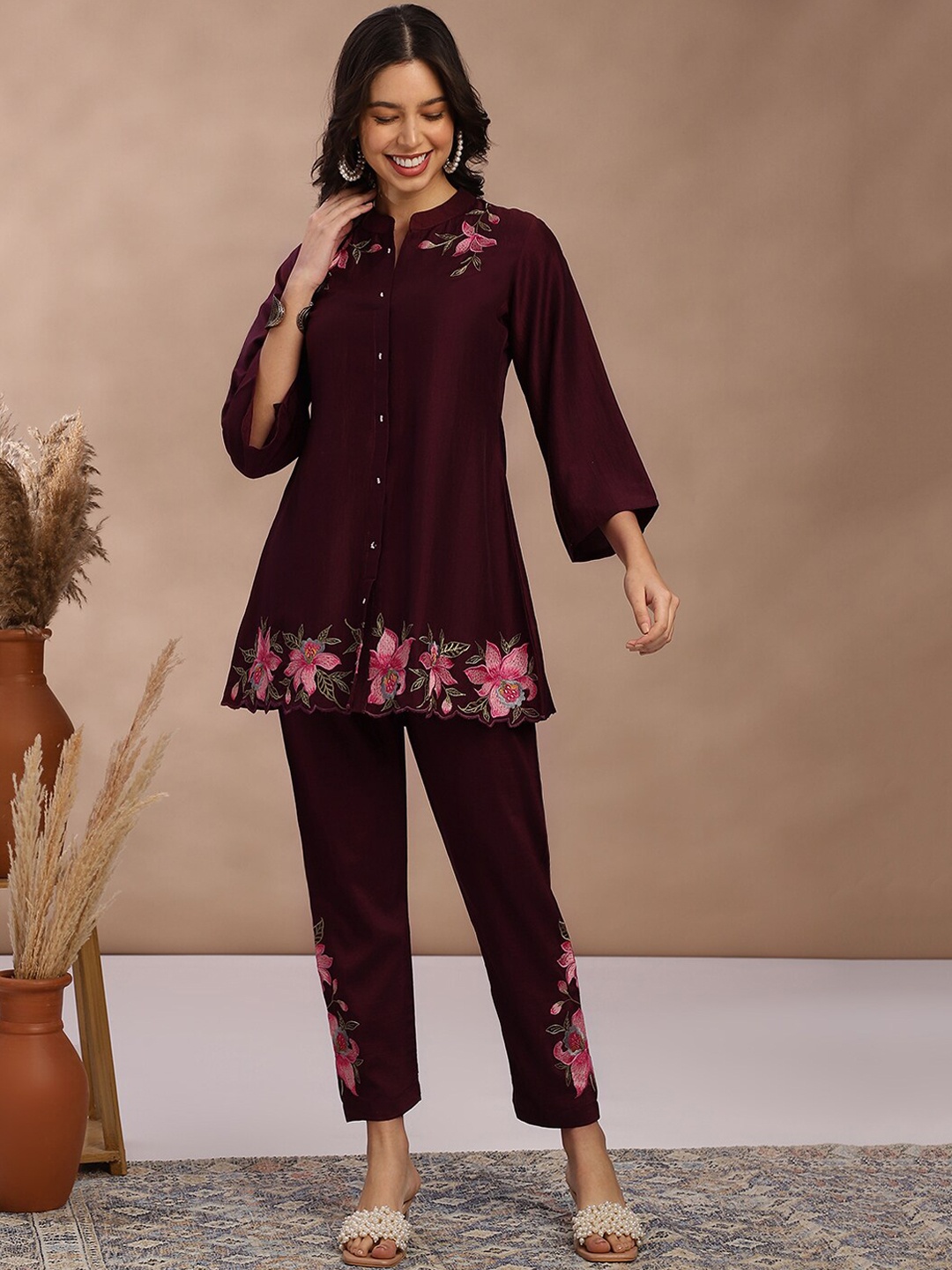 FABMORA Floral Embroidered Regular Thread Work Kurta with Trousers, Purple