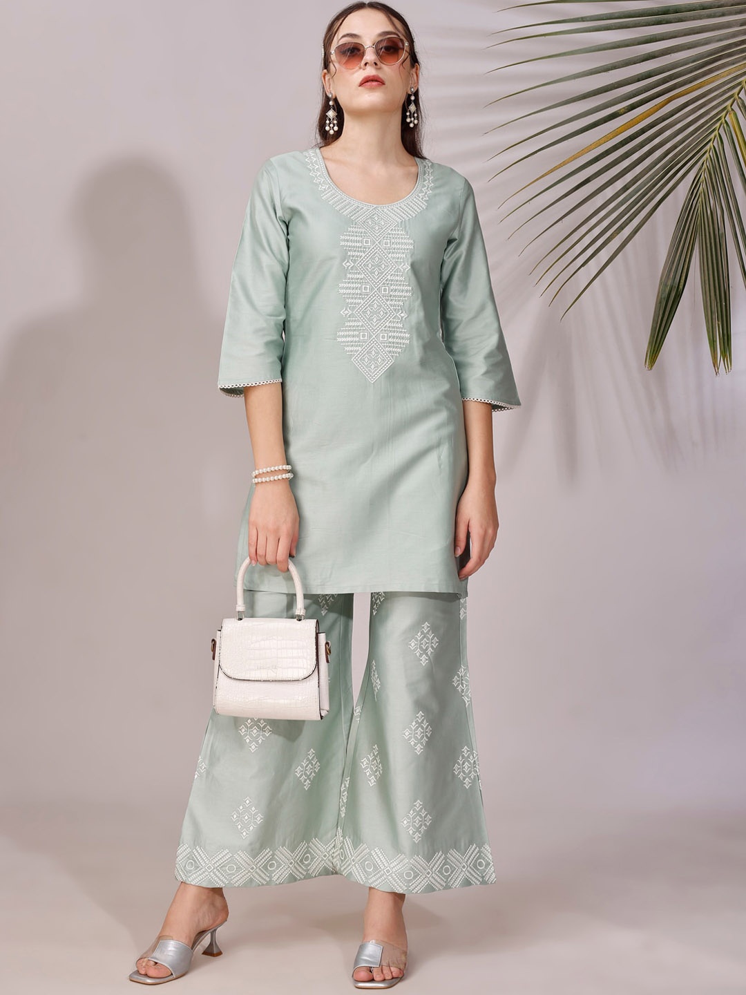 

Tikhi Imli Women Ethnic Motifs Embroidered Regular Thread Work Kurta with Palazzos, Sea green
