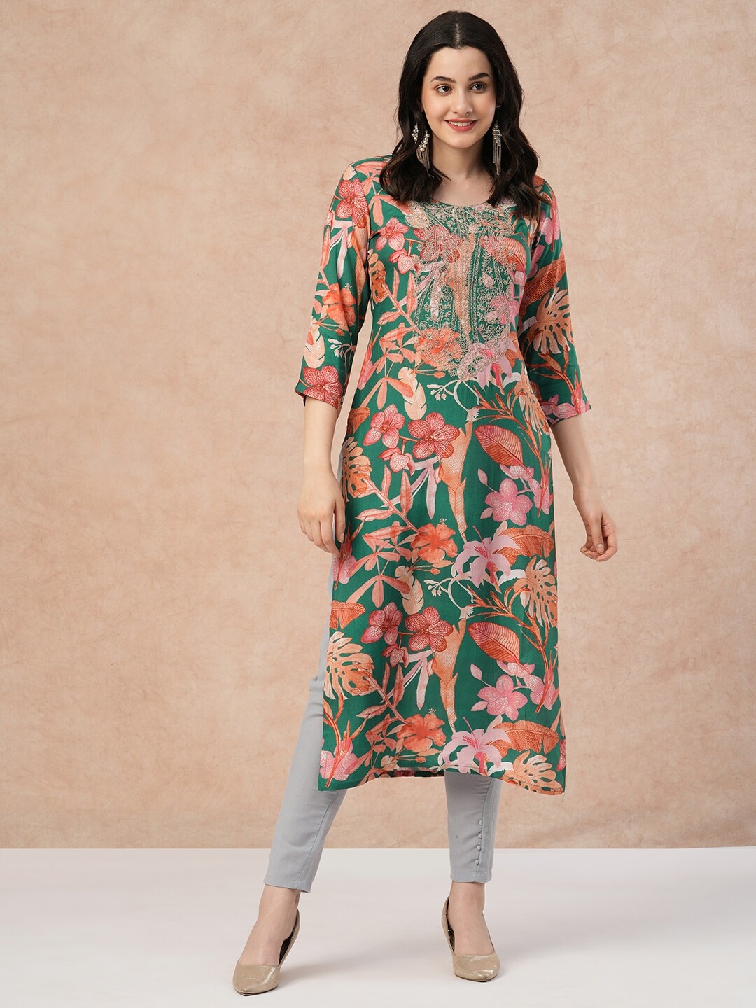 

KALINI Floral Printed Straight Kurta, Green