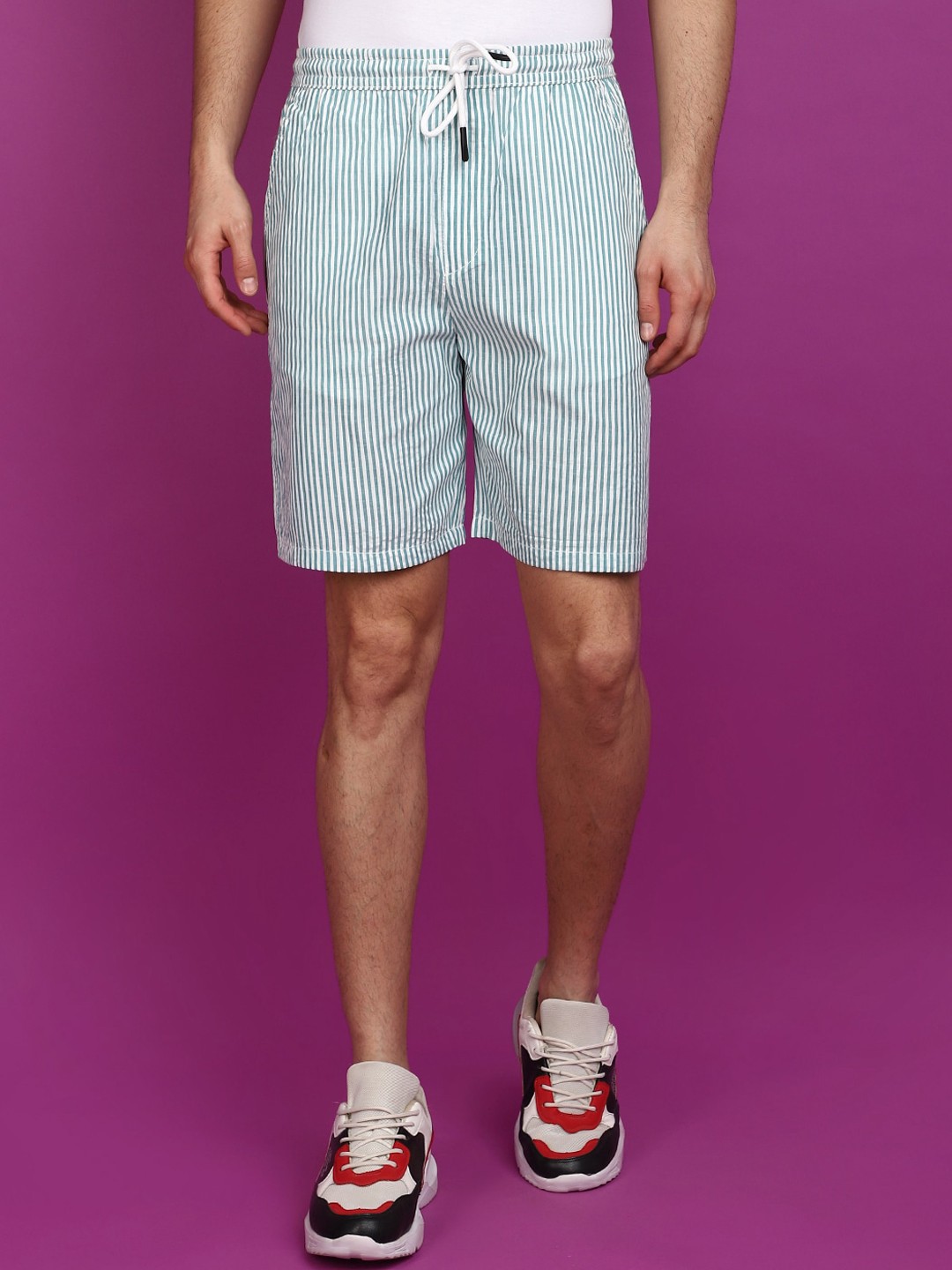 

V-Mart Men Shorts, Green