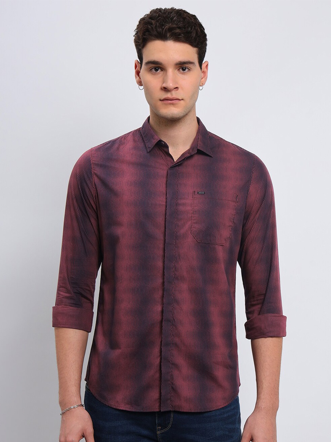 

Lee Men Slim Fit Opaque Checked Casual Shirt, Red