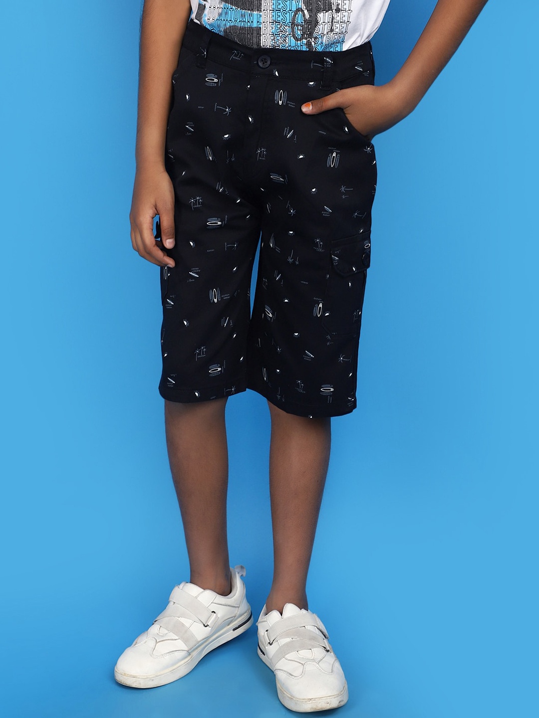 

V-Mart Boys Printed Shorts, Blue