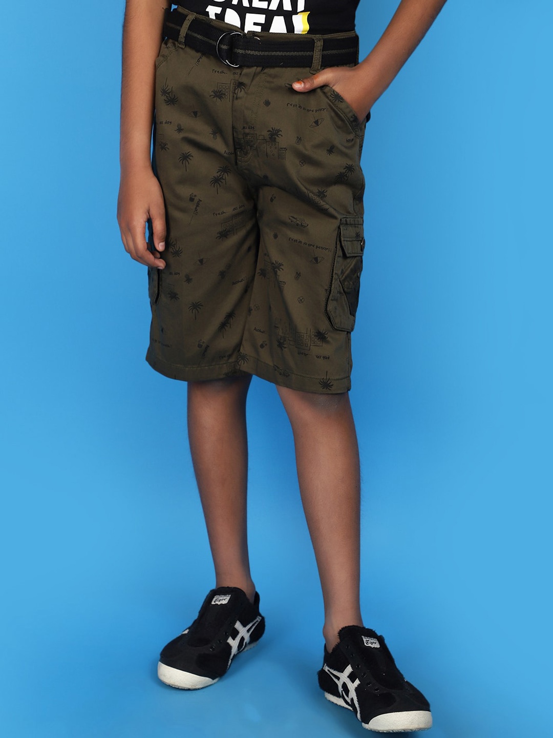 

V-Mart Boys Printed Cargo Shorts, Green