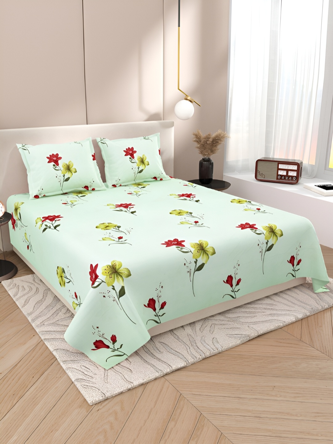 

DREAM WEAVERZ Green & Red Floral Cotton 220 TC King Bedsheet with 2 Pillow Covers