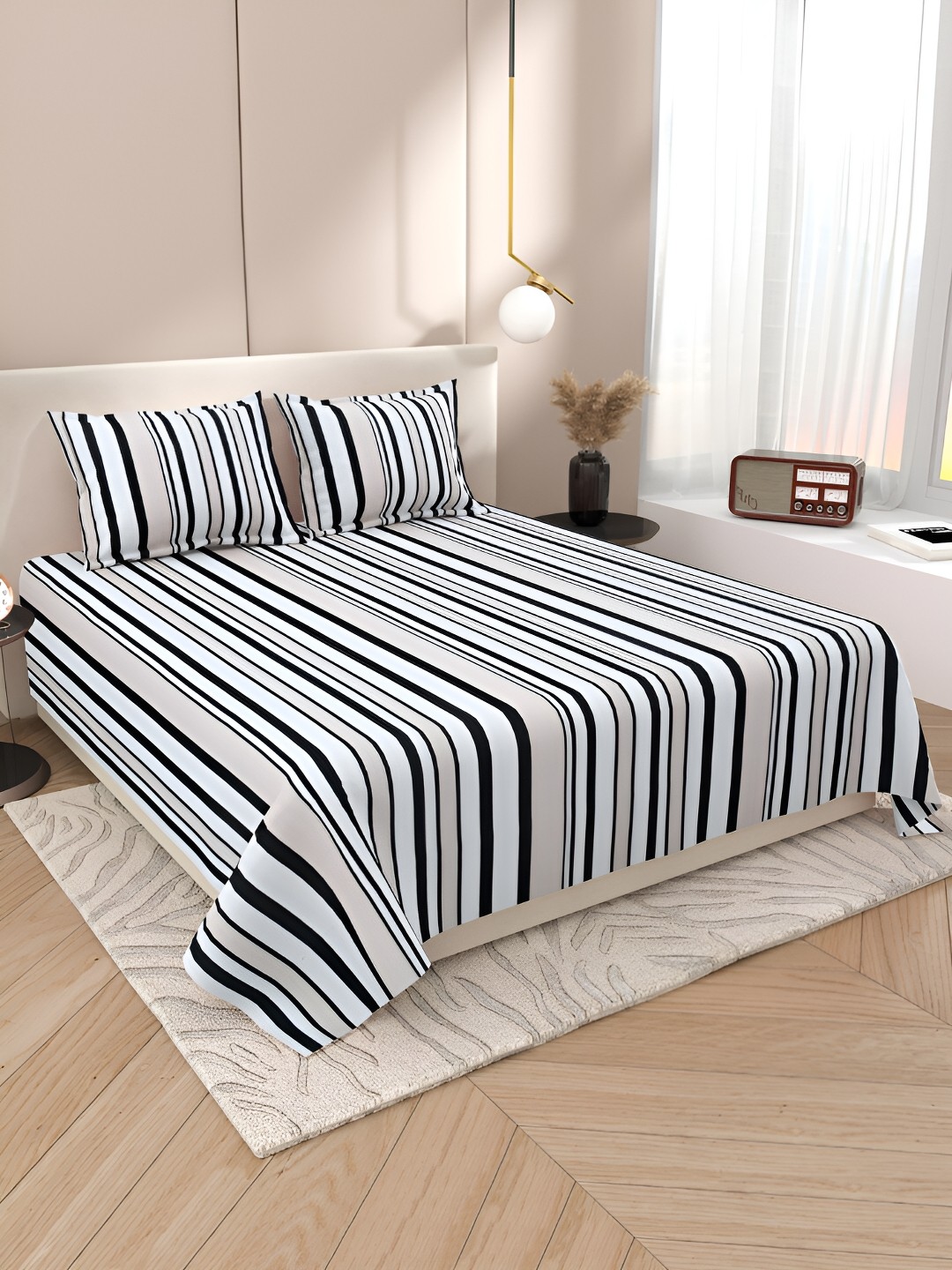 

DREAM WEAVERZ White & Black Striped Cotton 220 TC King Bedsheet with 2 Pillow Covers