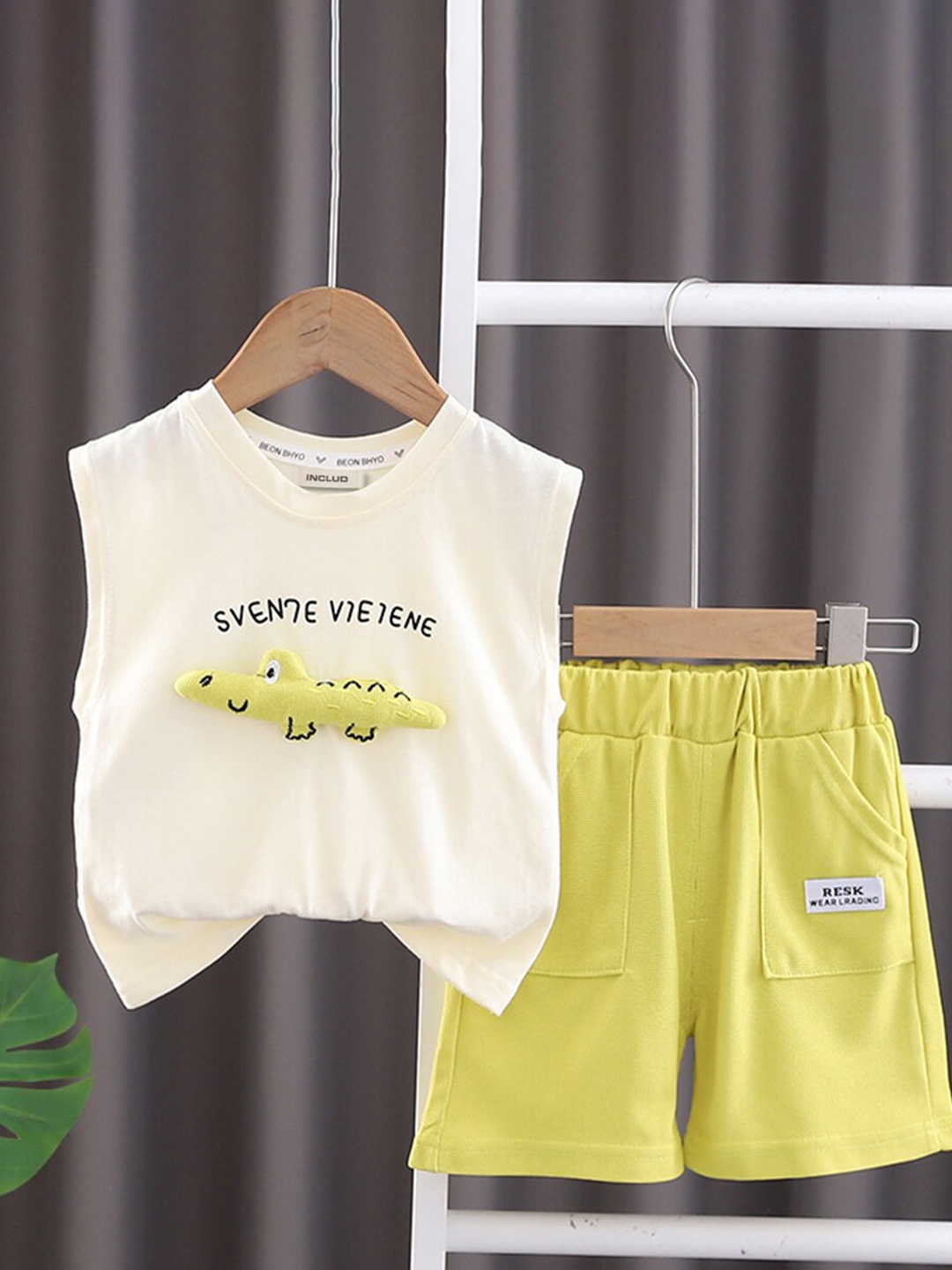 

INCLUD Boys Printed Sleeveless T-shirt With Shorts, White