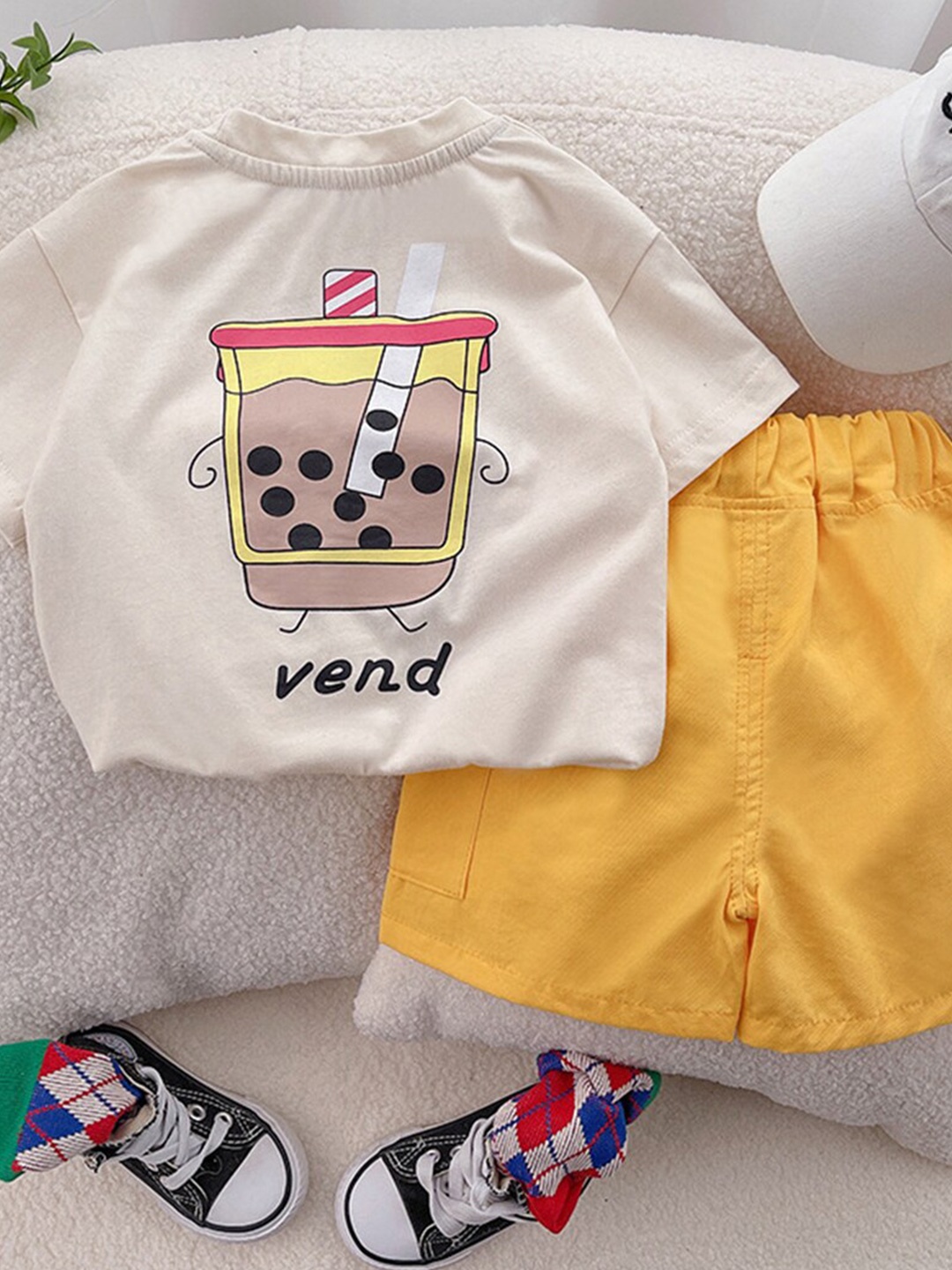 

INCLUD Boys Printed T-shirt with Shorts, Off white