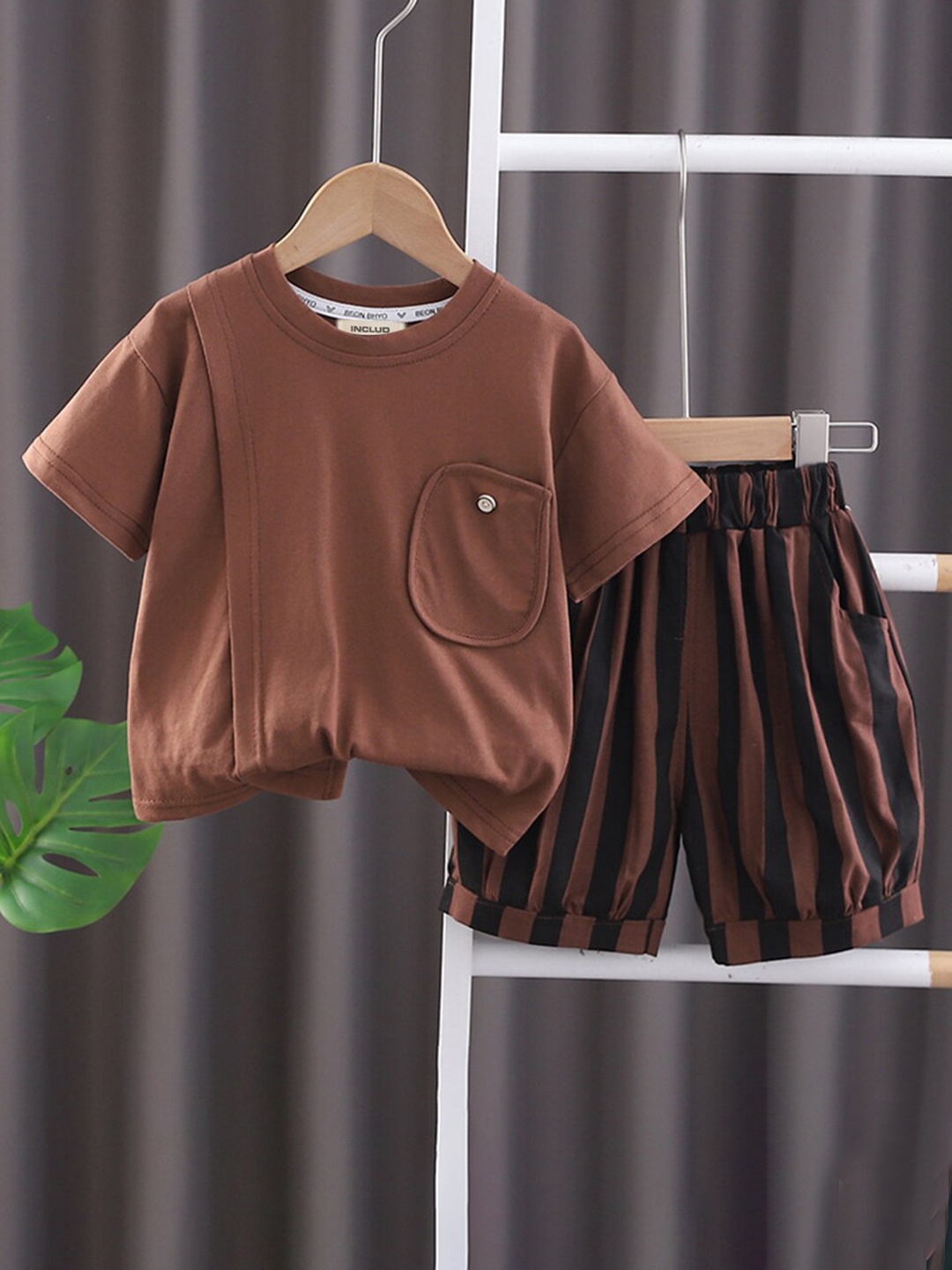 

INCLUD Boys Round Neck T-shirt with Shorts, Brown