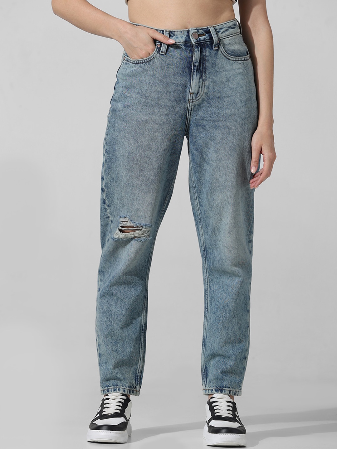 

ONLY Women Straight Fit High-Rise Mildly Distressed Heavy Fade Jeans, Blue