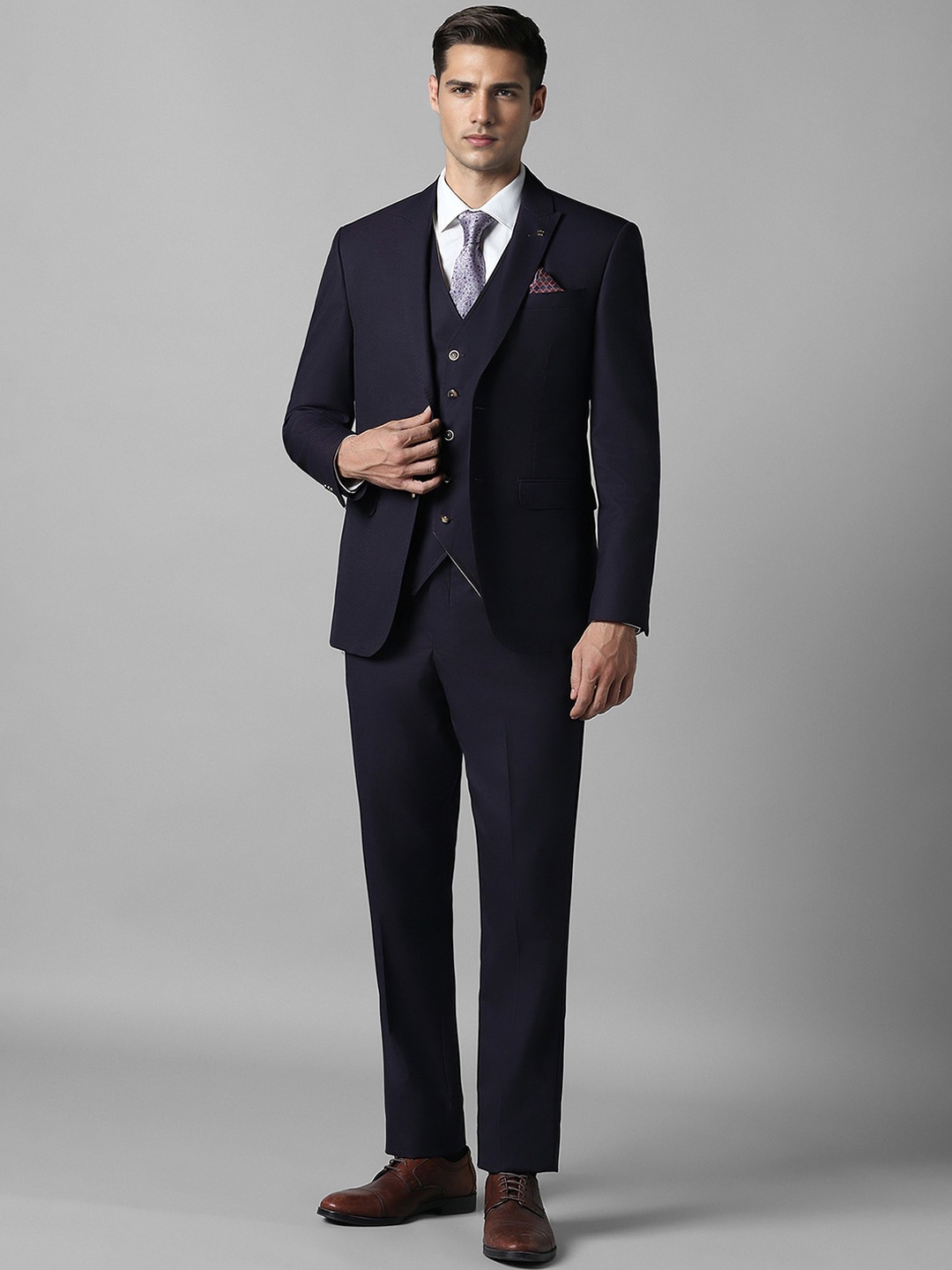 

Louis Philippe Slim Fit Textured Single-Breasted Formal Three Piece Suit, Black