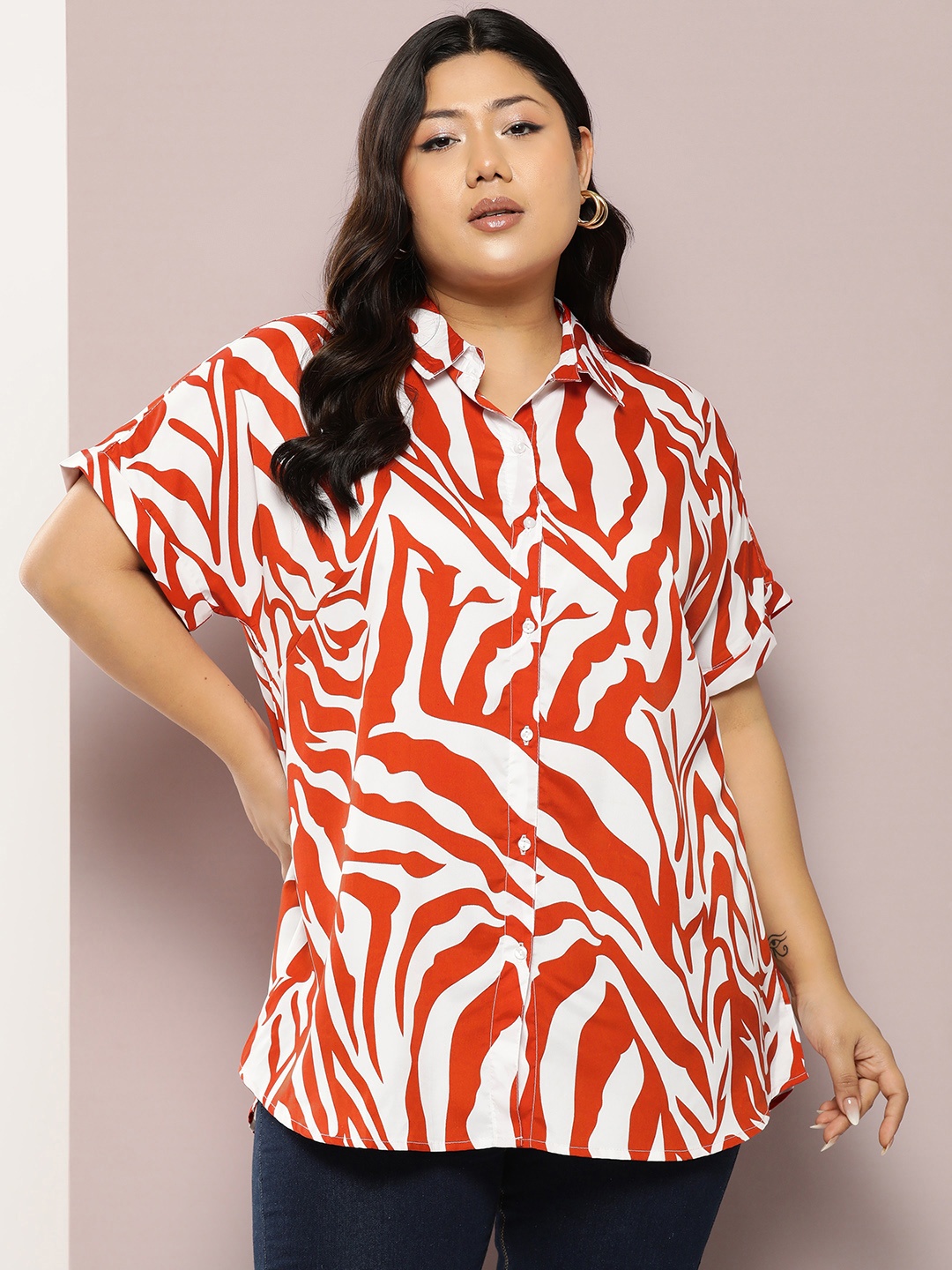 

Qurvii+ Plus Size Comfort Animal Printed Casual Shirt, Orange