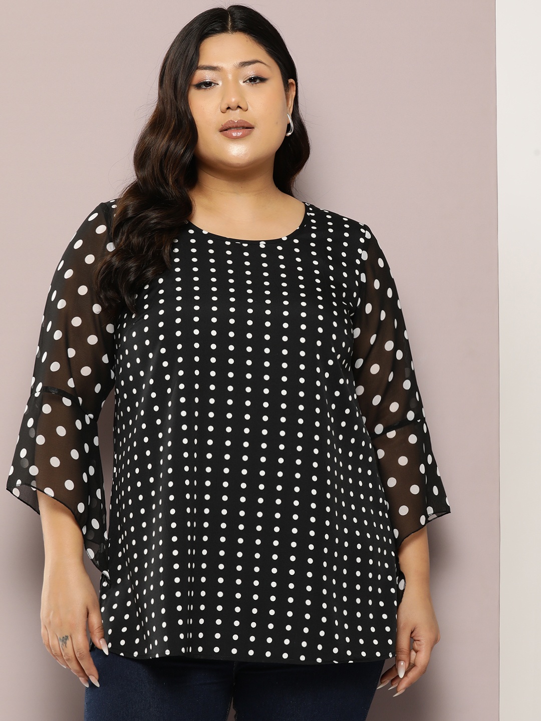 

Qurvii+ Plus Size Polka Dot Print Crepe Longline Top, Black