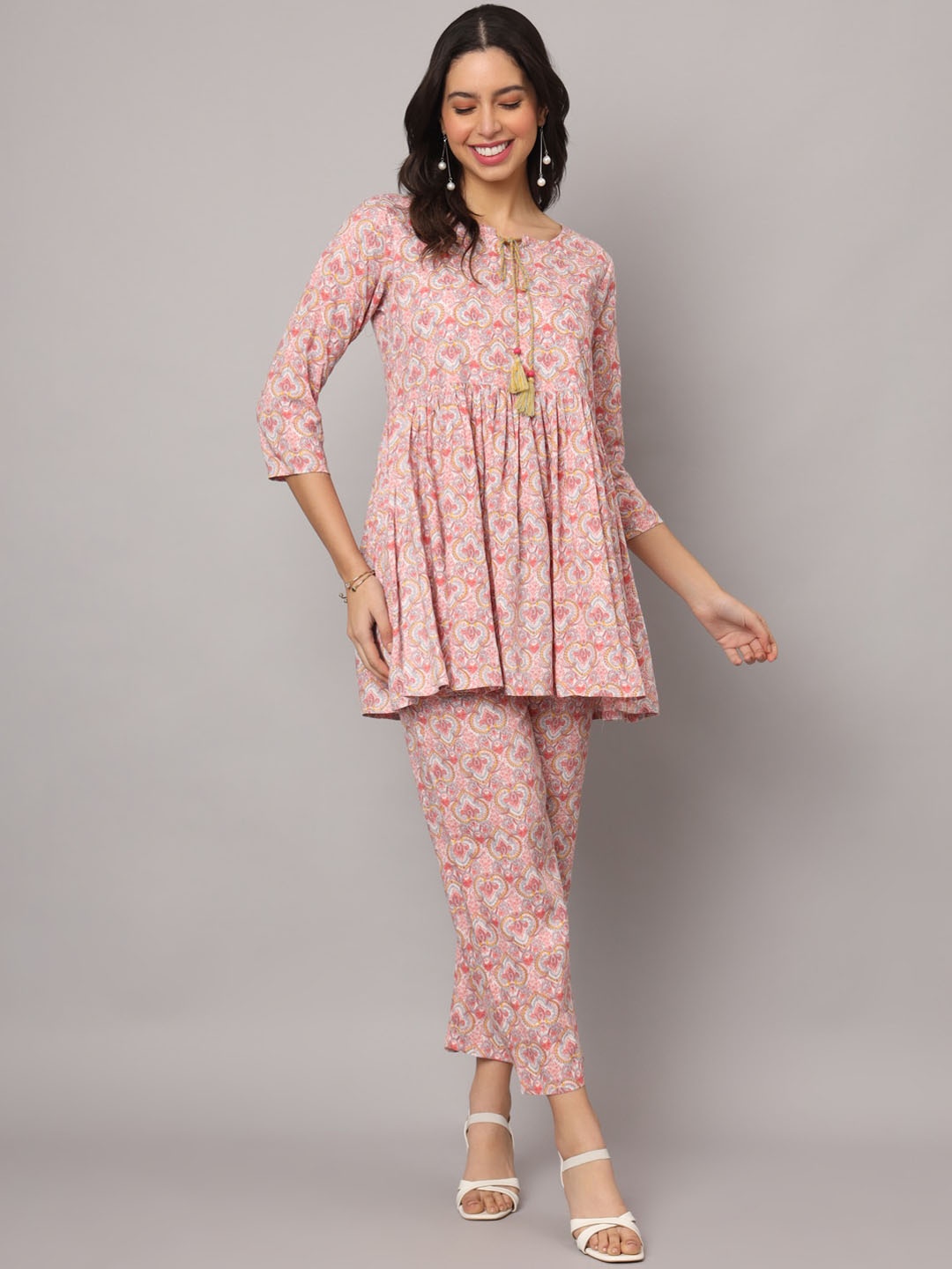 

Fusion Threads Floral Printed Regular Kurti with Trousers, Pink