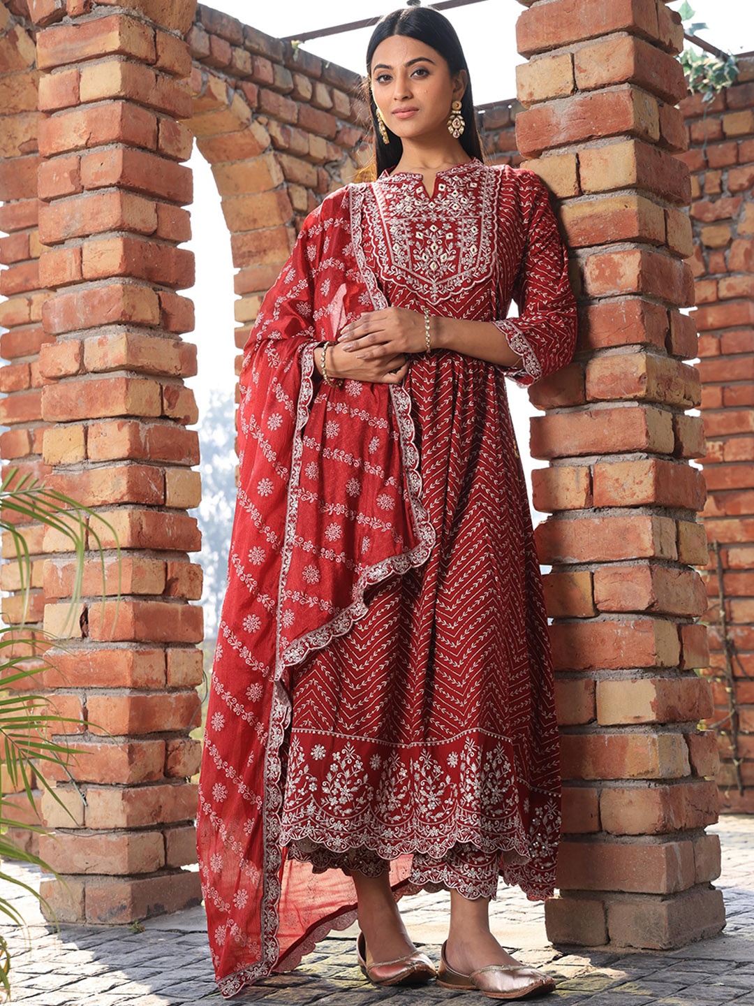 

Armaan Ethnic Embroidered Empire Thread Work Anarkali Kurta with Trousers & Dupatta, Maroon