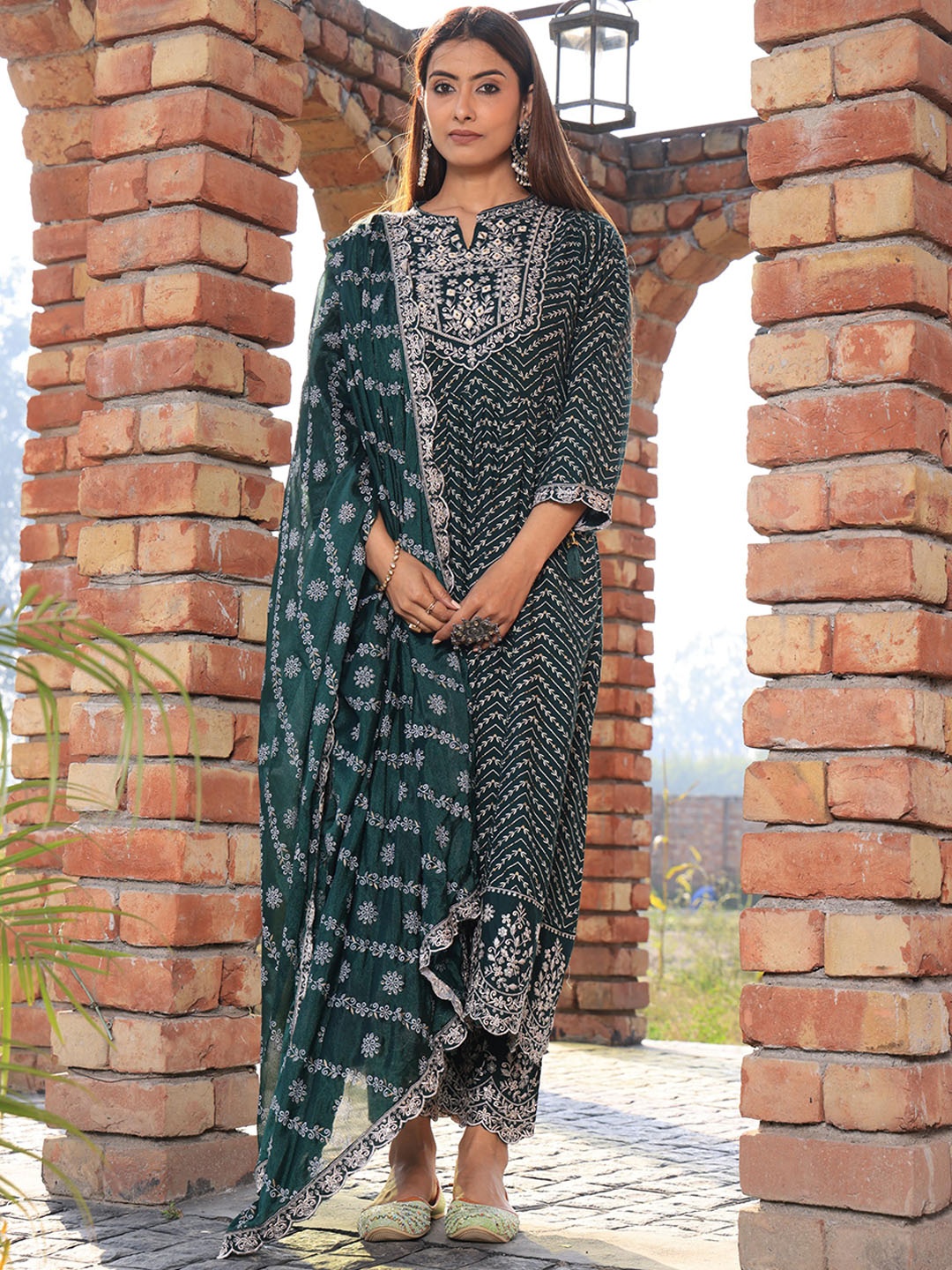 

Armaan Ethnic Floral Embroidered A-Line Mirror Work Kurta & Trousers & Dupatta, Green