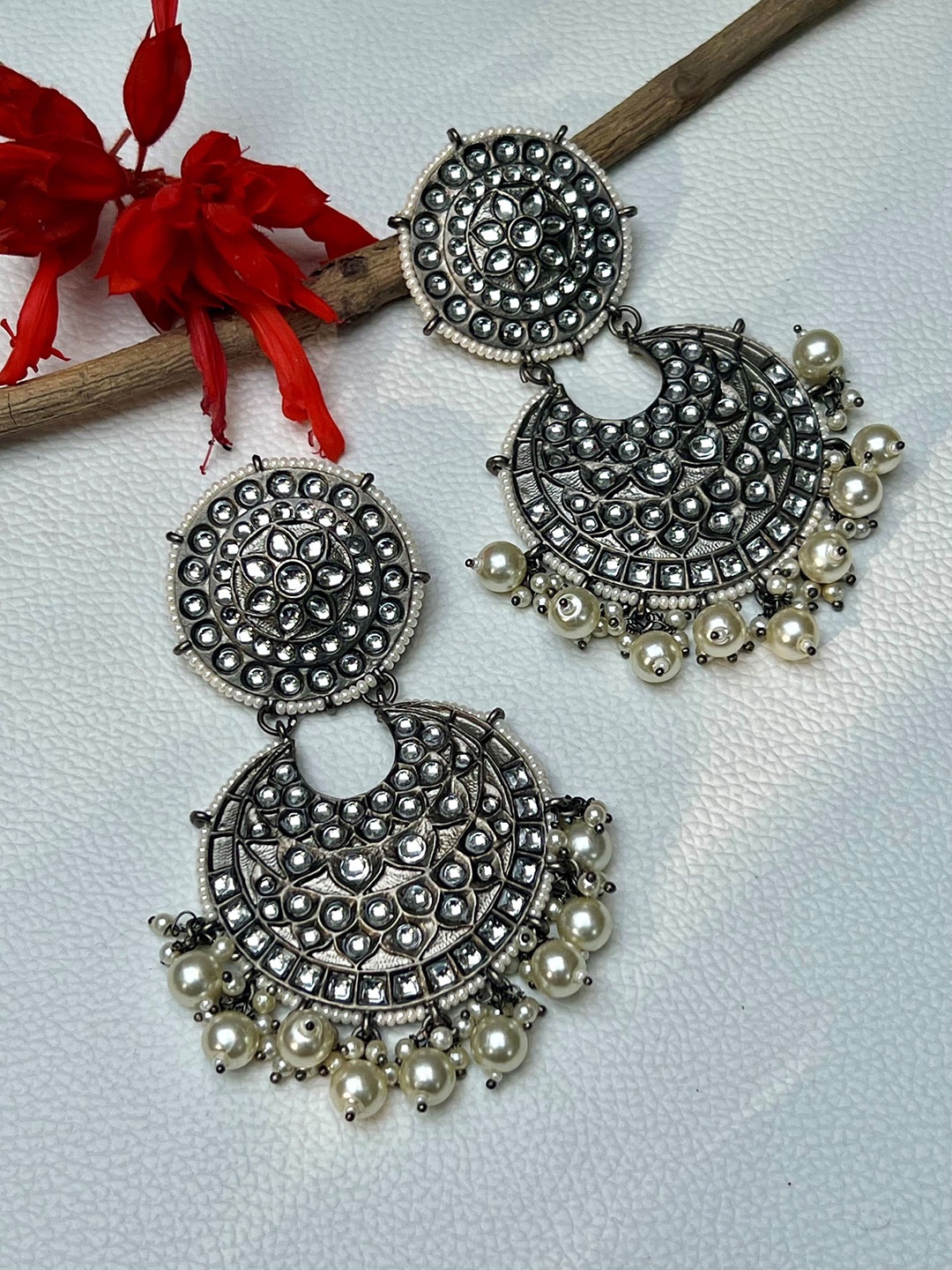 

Prettilicious Contemporary Chandbalis Earrings, Silver