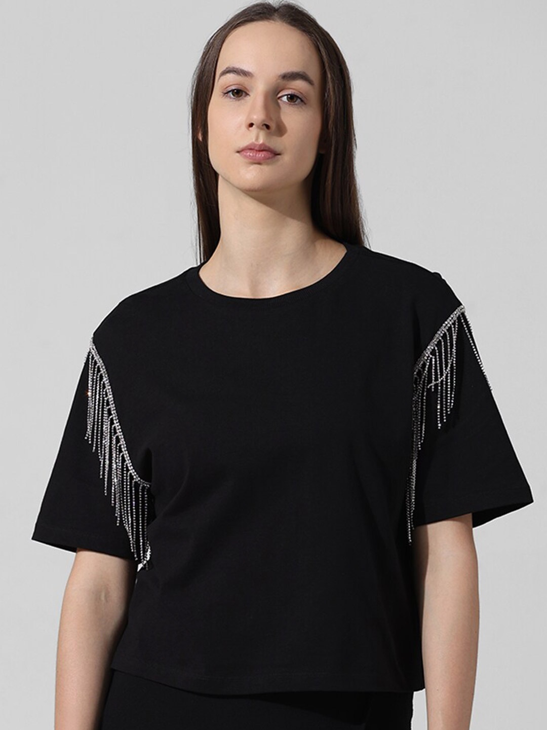 

ONLY Women Colourblocked V-Neck Drop-Shoulder Sleeves Pockets T-shirt, Black