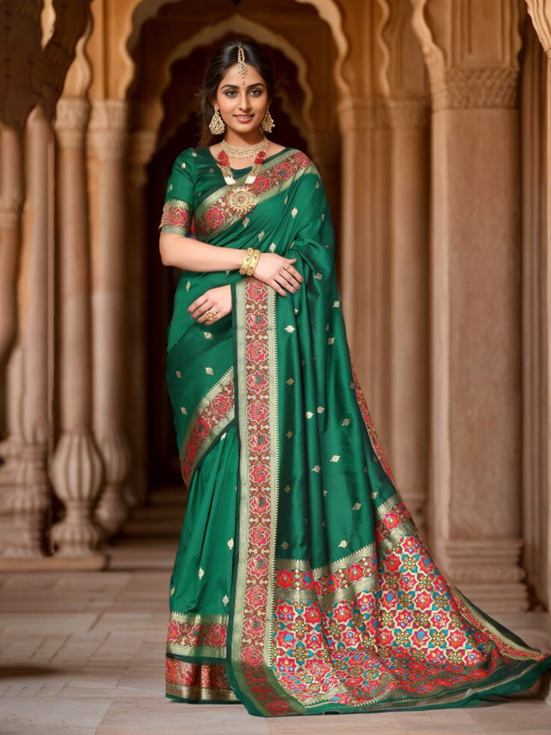 

KALINI Ethnic Motifs Woven Design Zari Banarasi Saree, Green