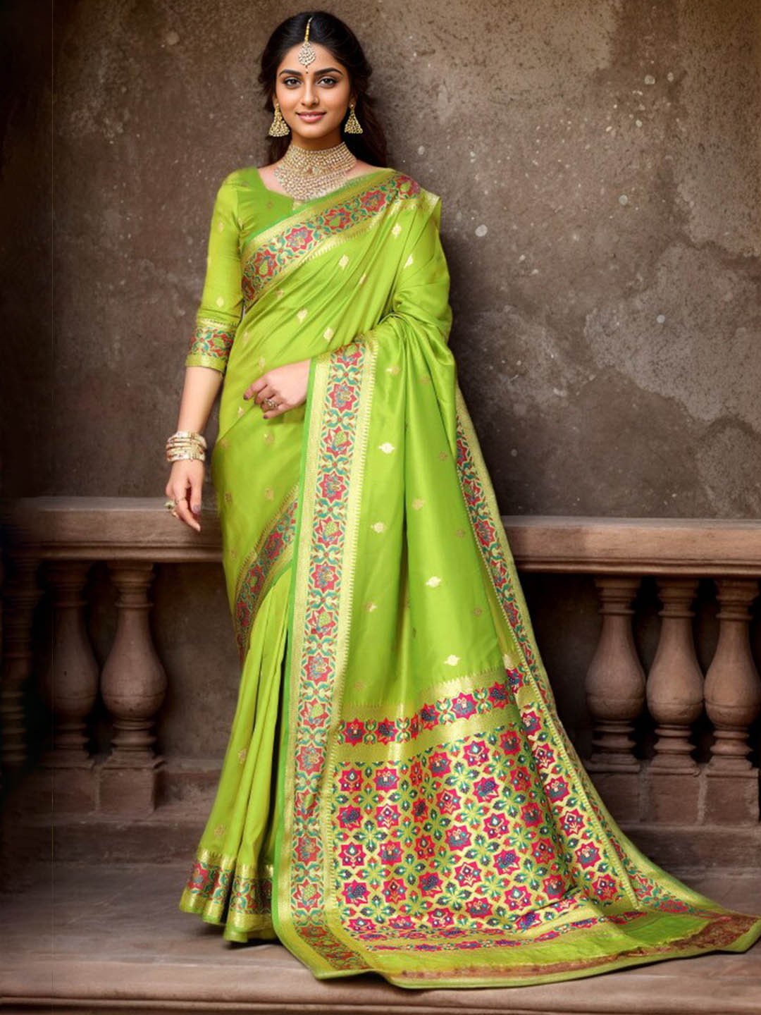 

KALINI Ethnic Motifs Woven Design Zari Banarasi Saree, Green