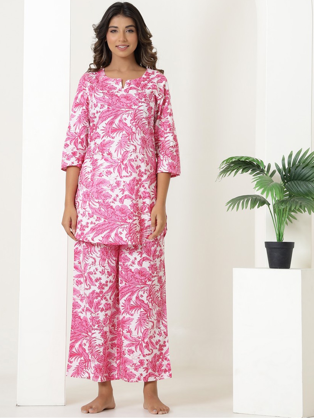 

LABEL FLAVIA Floral Printed Pure Cotton Night suit, Pink