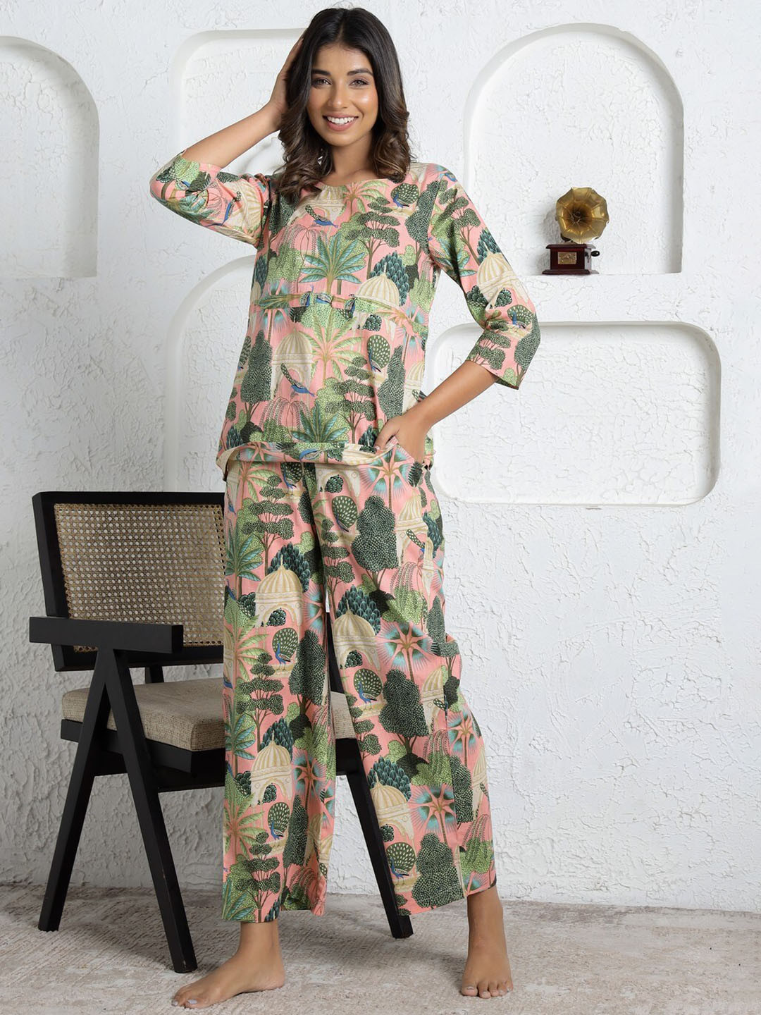 

LABEL FLAVIA Floral Printed Pure Cotton Night suit, Pink