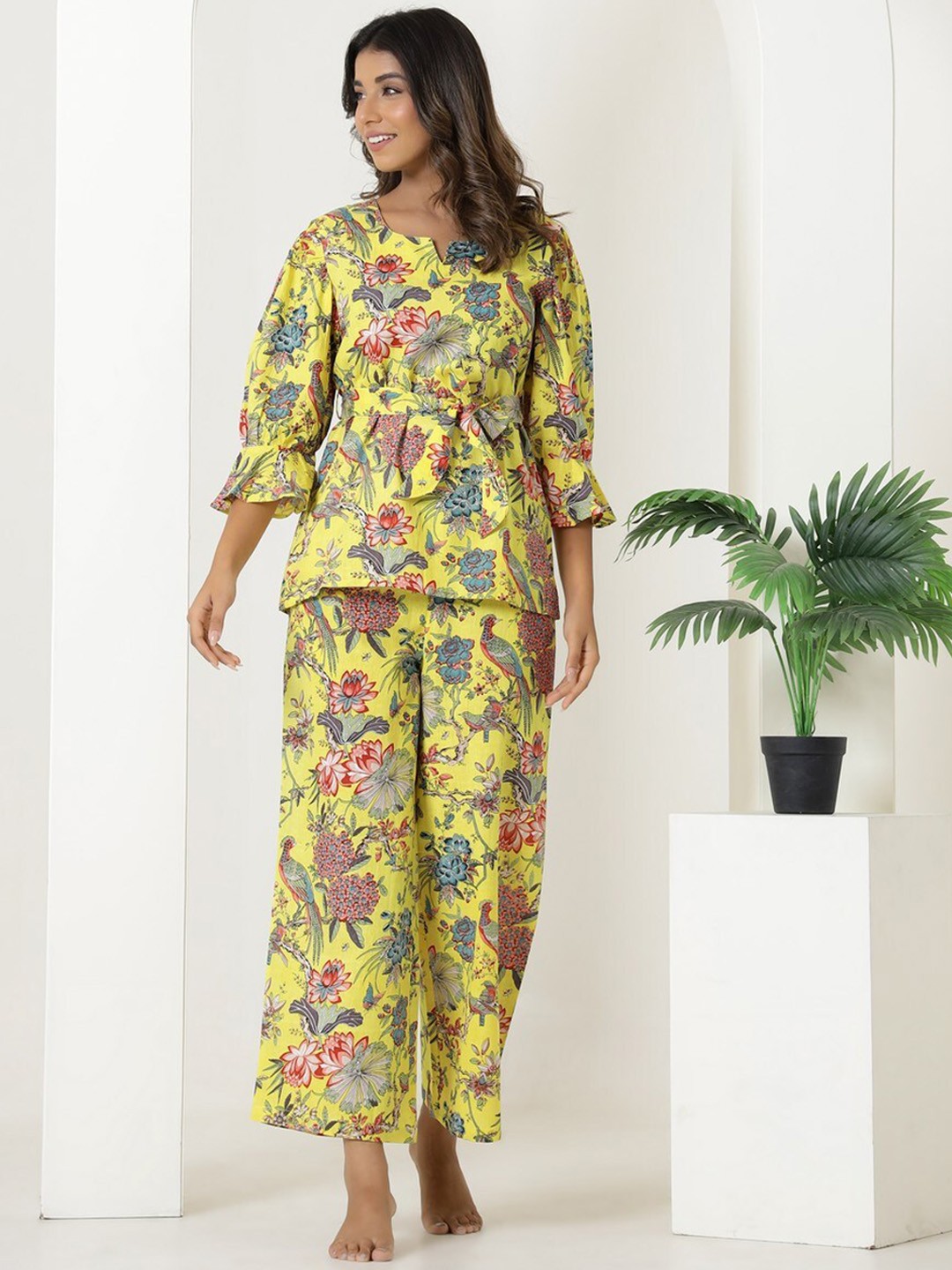 

LABEL FLAVIA Floral Printed Pure Cotton Night suit, Yellow