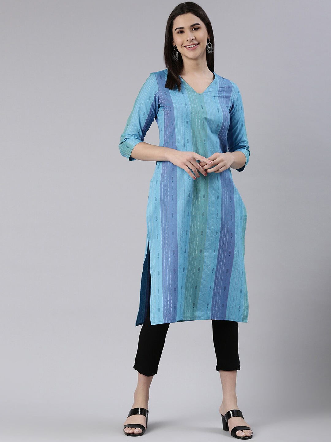 

KALINI Women Geometric Colourblocked Thread Work Kurta, Blue