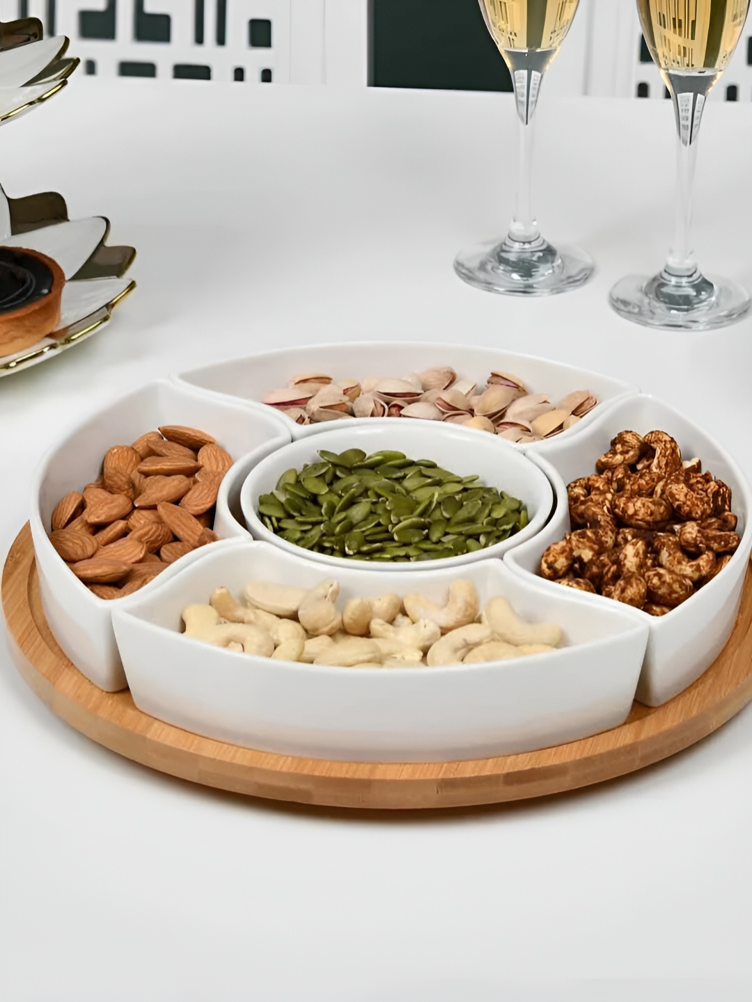 

Athome by Nilkamal White & Cream-Coloured Ceramic with Bamboo Base Snacks Serving Platter