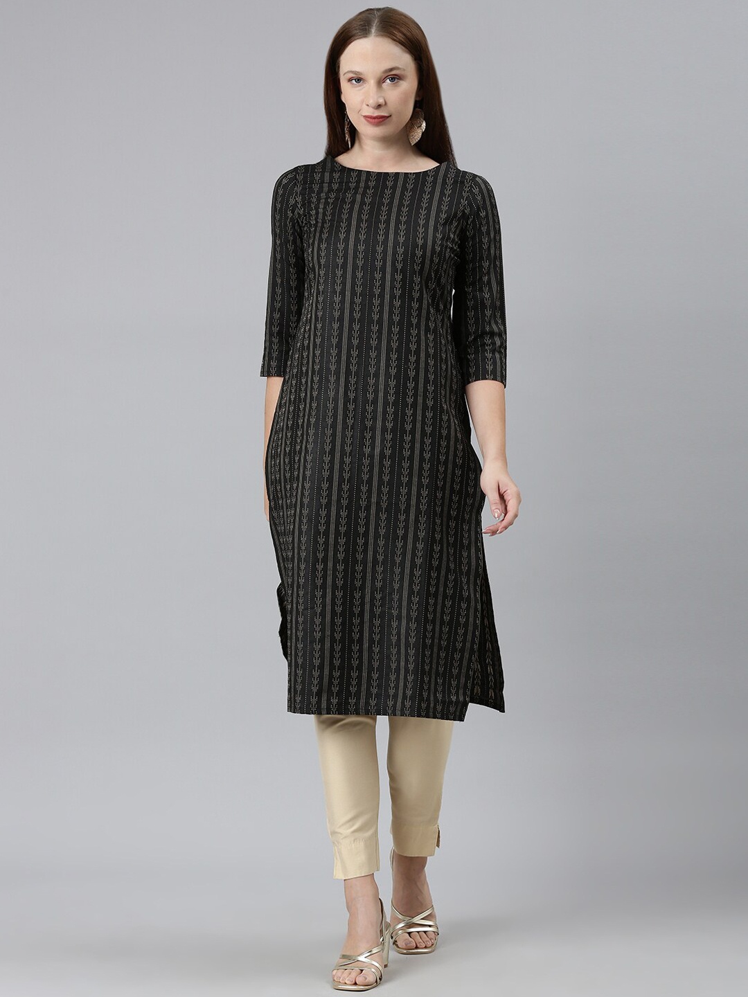 

KALINI Women Geometric Checked Flared Sleeves Thread Work Kurta, Black
