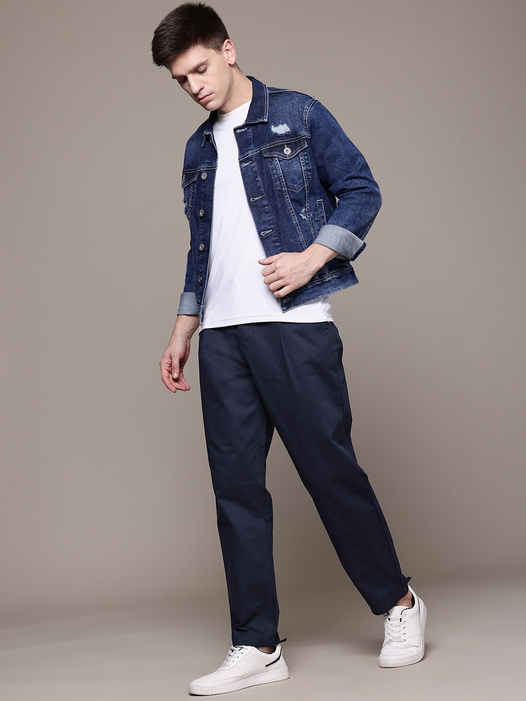 

The Roadster Lifestyle Co. Men Pure Cotton Pleated Trousers, Navy blue
