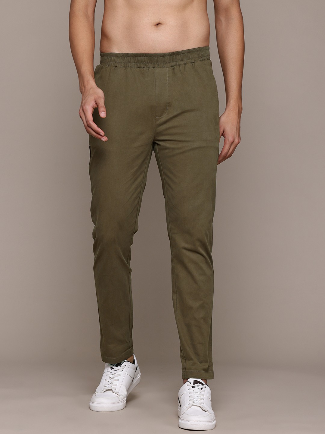 

The Roadster Lifestyle Co. Men Regular Fit Trousers, Olive