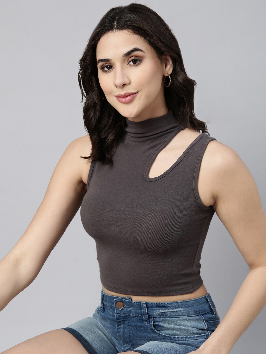 

SHOWOFF High Neck Tank Crop Top, Grey