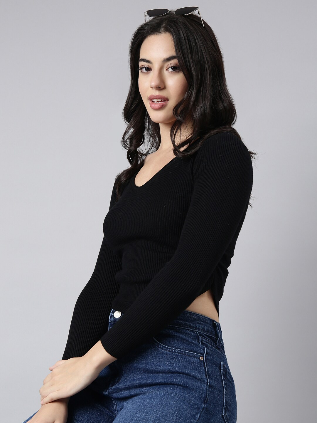 

SHOWOFF V-Neck Long Sleeves Opaque Casual Crop Top, Black