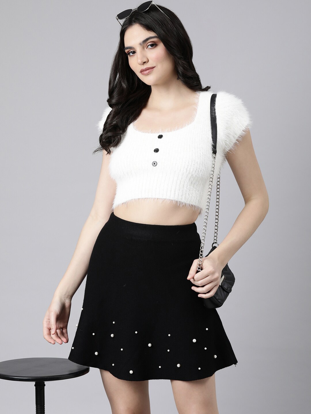 

SHOWOFF Round Neck Short Sleeves Opaque Fitted Casual Crop Top, Off white